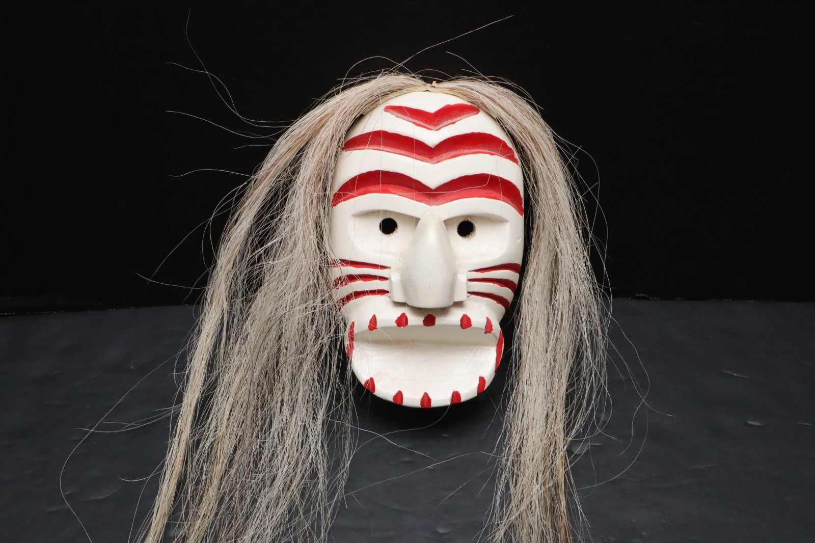 IROQUOIS NATION VTG WHITE NATIVE AMERICAN HAND CARVED WOOD MINIATURE MASK W HAIR