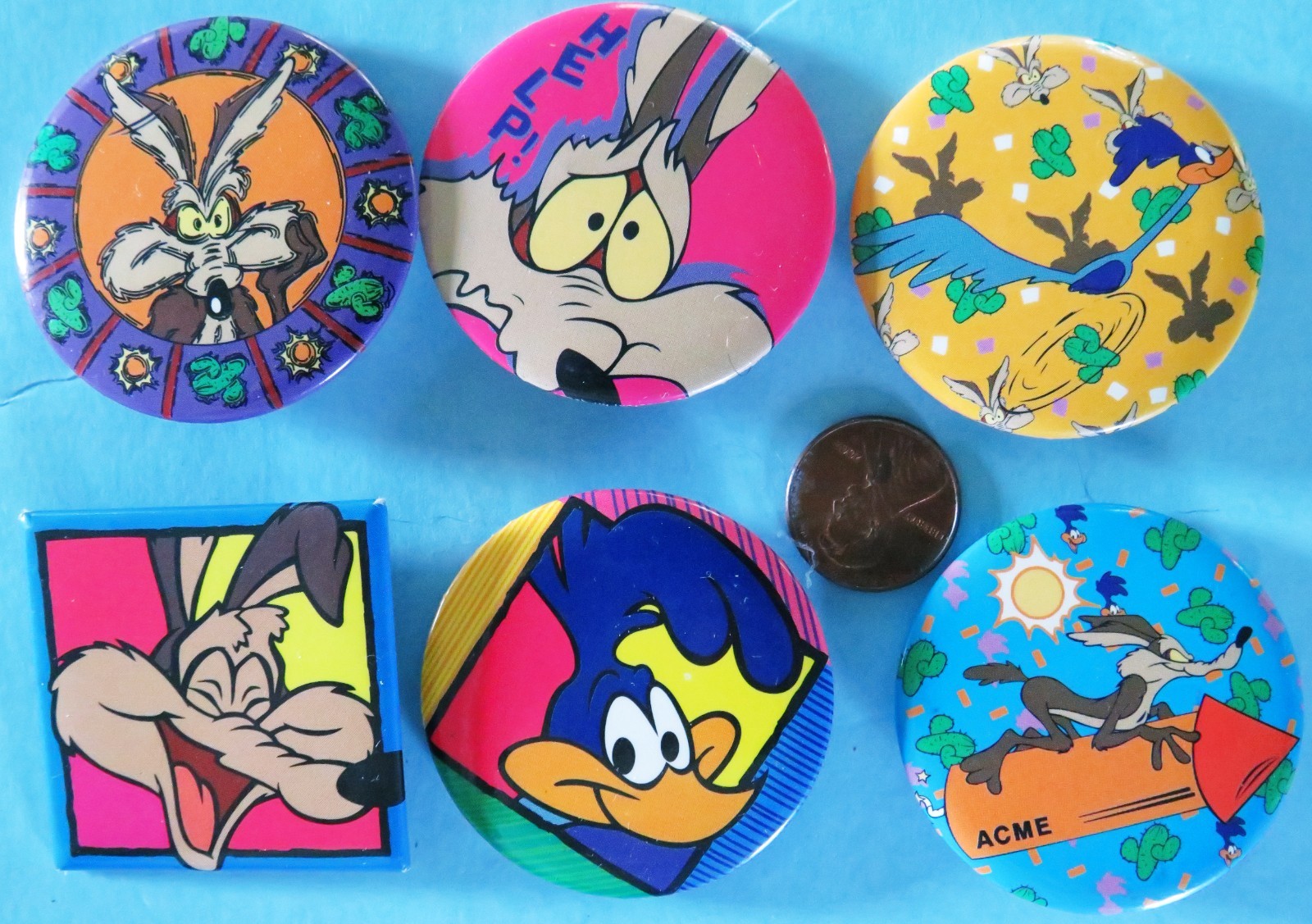 '93 BUTTON LOT of 6 vtg Looney Tunes ROAD RUNNER vs. Wile E. Coyote nemesis Acme '93 BUTTON LOT of 6 vtg Looney Tunes ROAD RUNNER vs. Wile E. Coyote nemesis Acme