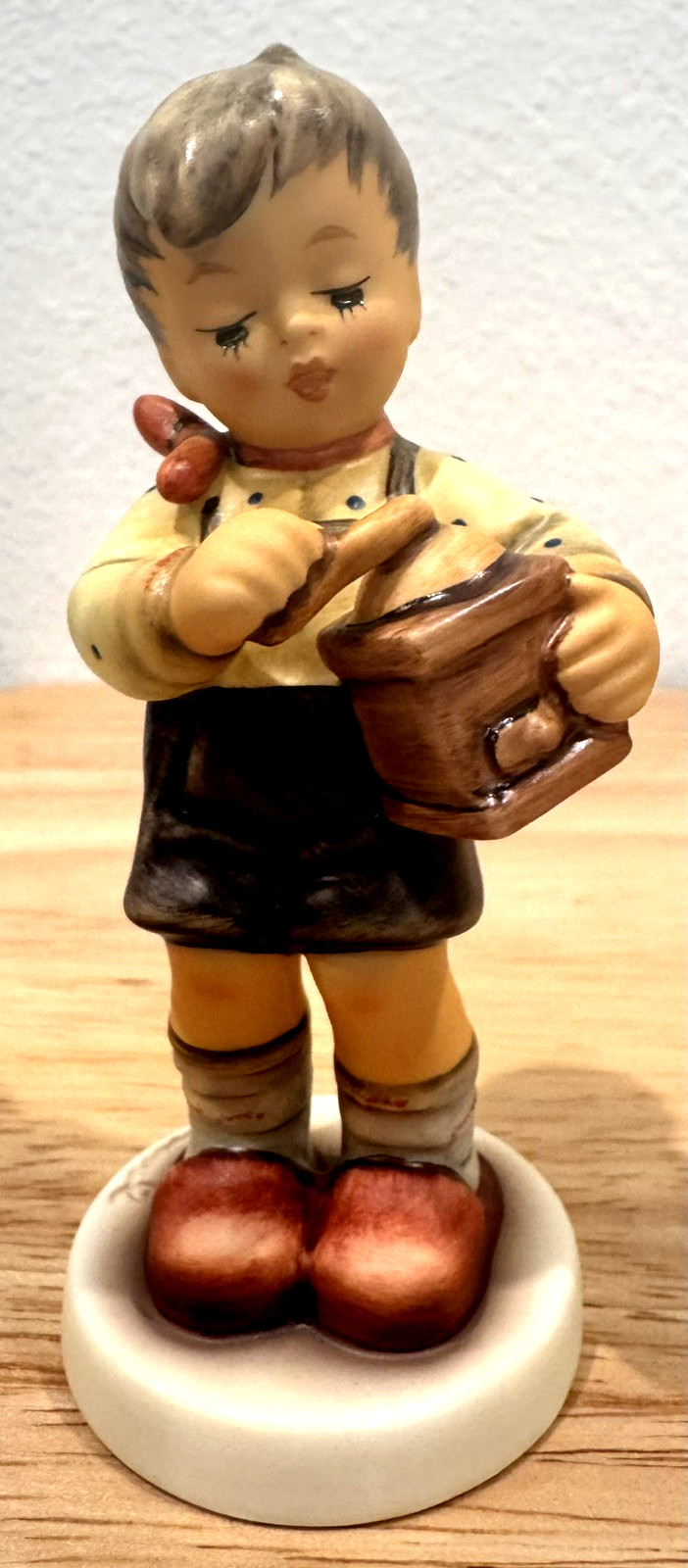 Hummel Goebel Paul 4.25" Figurine Statue Club Exclusive Edition 2416 2020/21 Hummel Goebel Paul 4.25" Figurine Statue Club Exclusive Edition 2416 2020/21