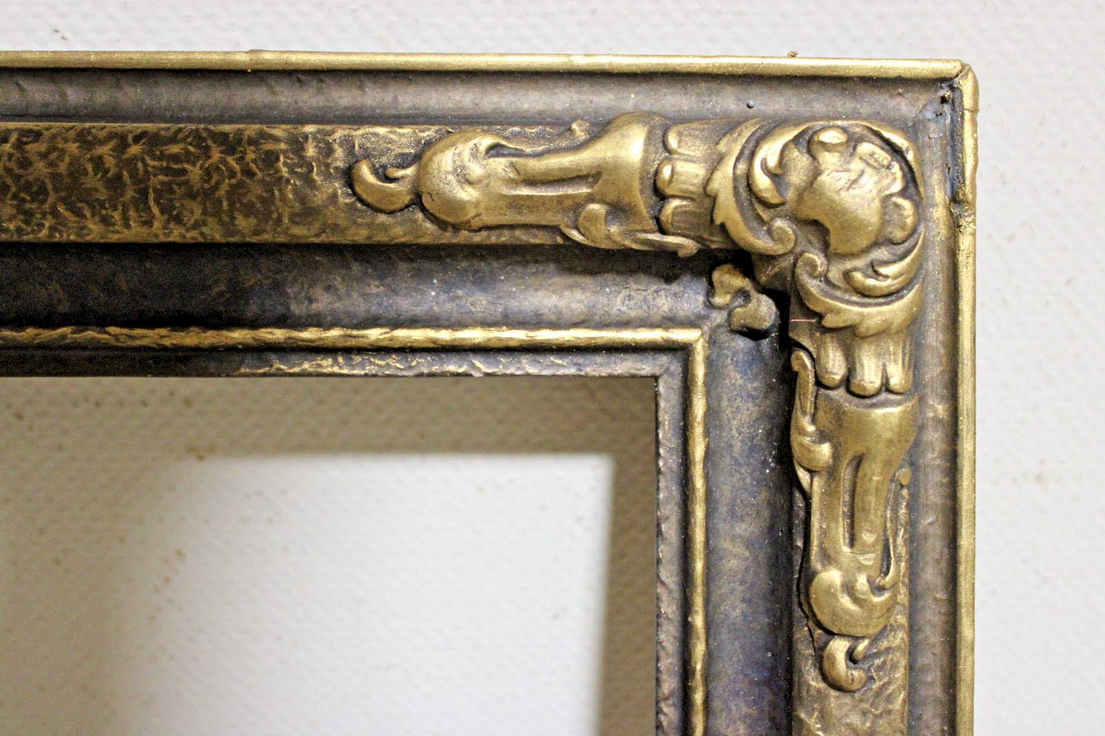 ANTIQUE ARTS CRAFTS FITS 9 X 11" WOOD PICTURE FRAME ORNATE GOLD GILT DEEP RELIEF ANTIQUE ARTS CRAFTS FITS 9 X 11" WOOD PICTURE FRAME ORNATE GOLD GILT DEEP RELIEF