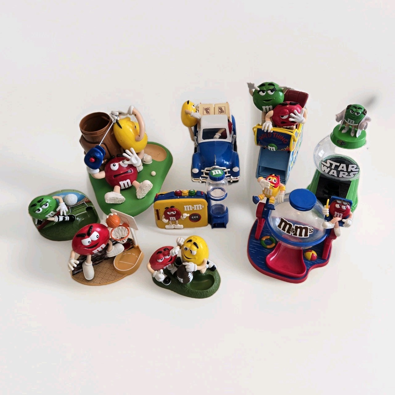Lot of 9 Various Collectible M&M M M Dispensers Roller Coaster Radio **READ Lot of 9 Various Collectible M&M M M Dispensers Roller Coaster Radio **READ