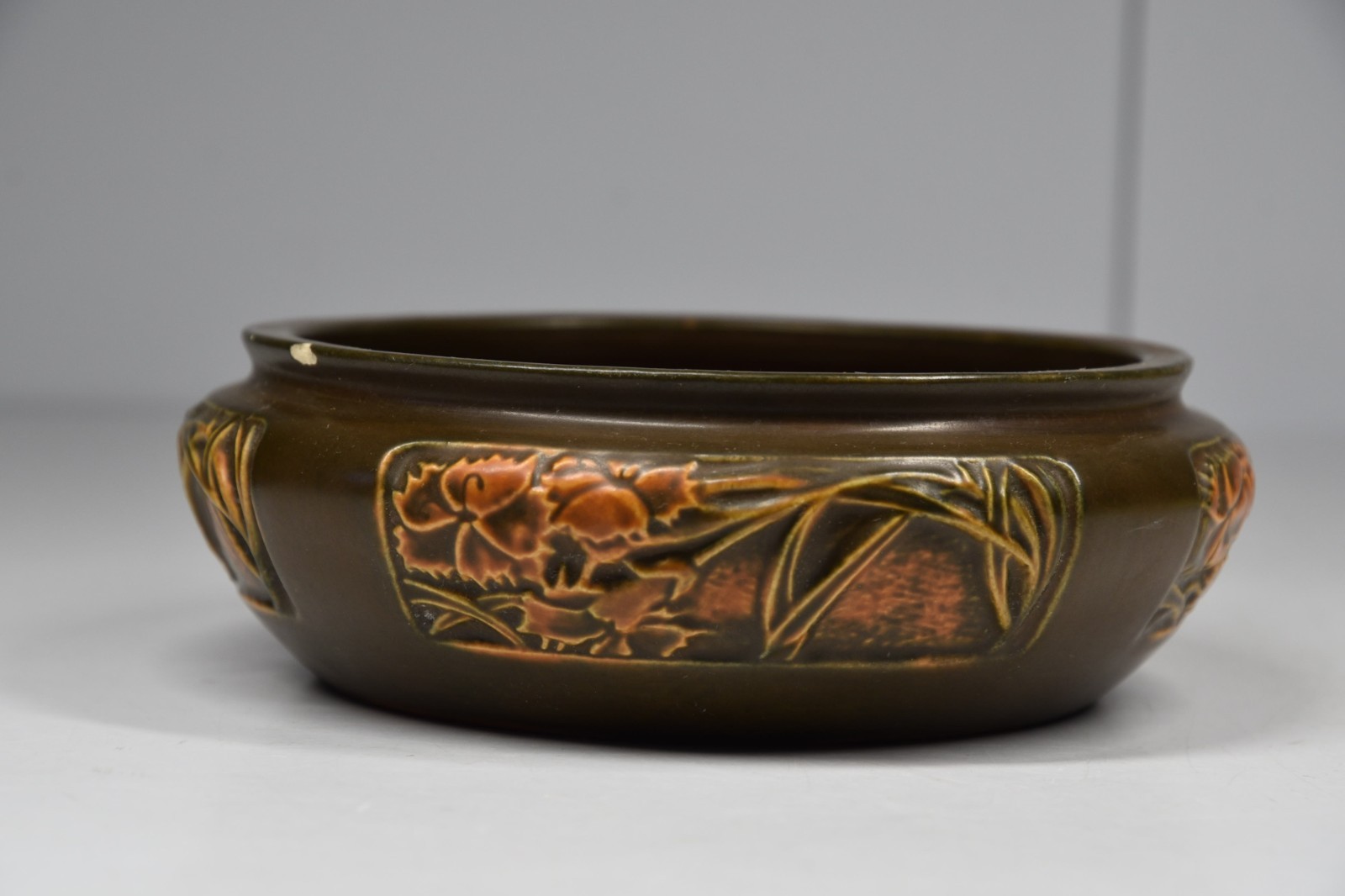 Vintage Roseville Rosecraft Brown Floral Flower Panel Bowl Brown Country Pottery Vintage Roseville Rosecraft Brown Floral Flower Panel Bowl Brown Country Pottery