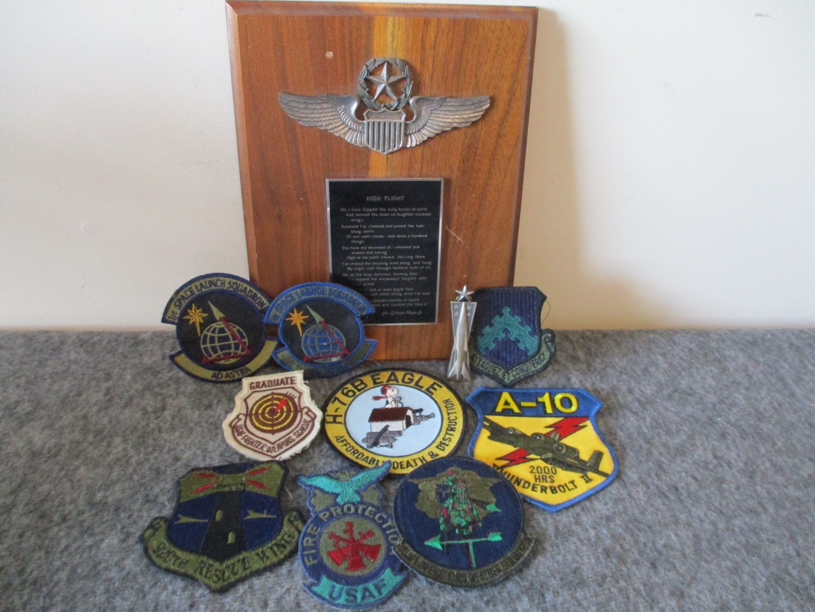VIETNAM WAR to DESERT STORM USAF PLAQUE POCKET ROCKET MISSILMAN PIN + 9 PATCHES 