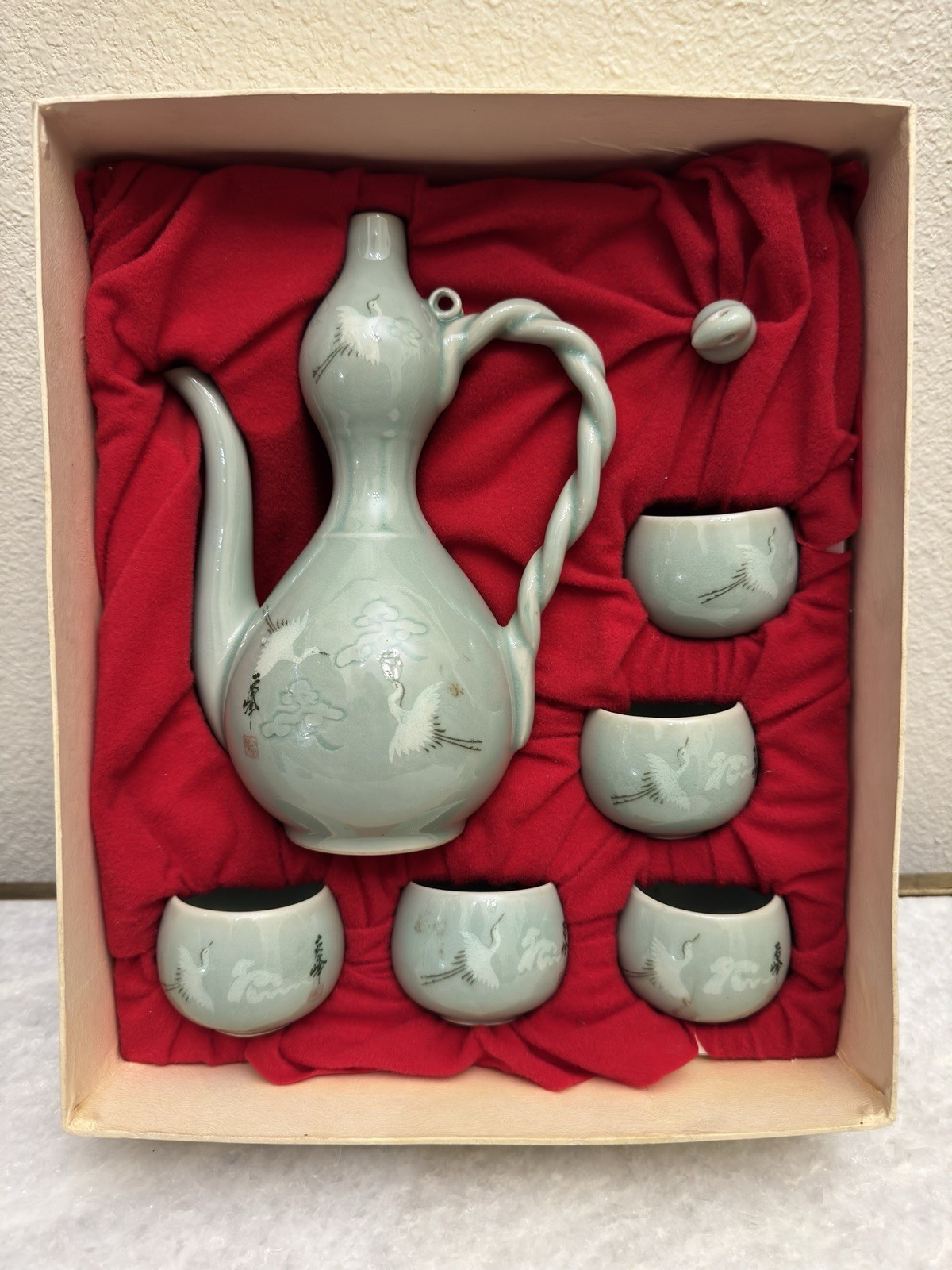 Vintage 1983 Suk Bong Korean Celadon Wine Ewer Set SB 867 Cranes Boxed 7 Pc Vintage 1983 Suk Bong Korean Celadon Wine Ewer Set SB 867 Cranes Boxed 7 Pc