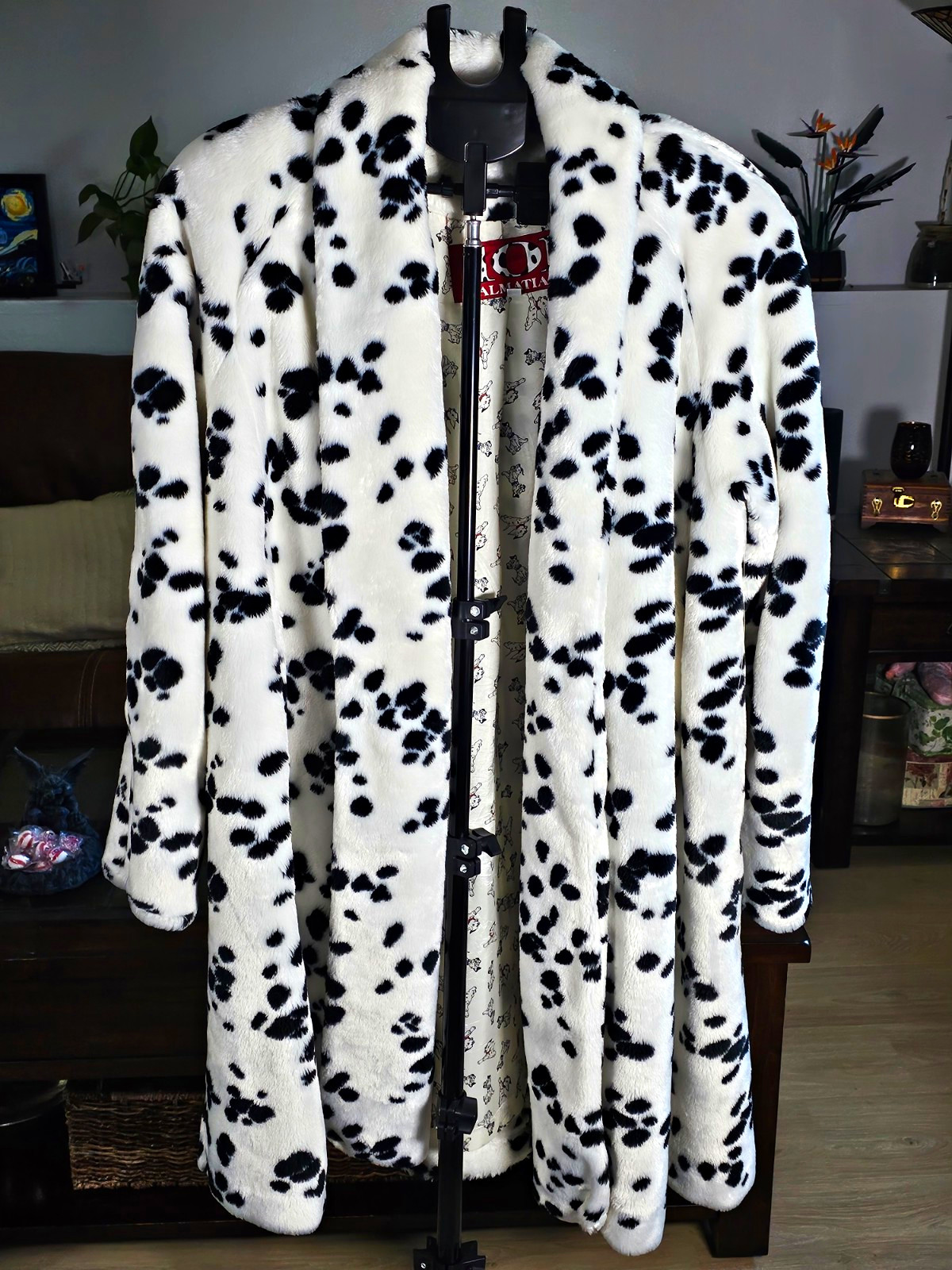 Vintage 1996 Disney 101 Dalmatians Faux Fur Coat - Size Small Vintage 1996 Disney 101 Dalmatians Faux Fur Coat - Size Small