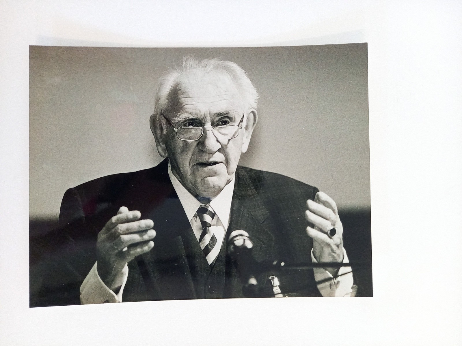 Heinz Zahrnt-theologian-original autograph-approx. 9x11.5cm-photo Heinz Zahrnt-theologian-original autograph-approx. 9x11.5cm-photo