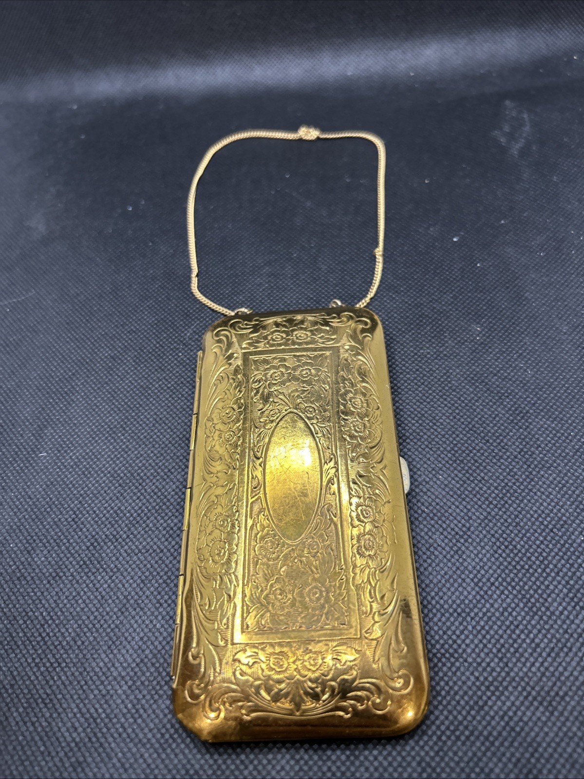 Vintage Richard Hudnut "Du Barry" dance compact from the 1920s Art Deco era Vintage Richard Hudnut "Du Barry" dance compact from the 1920s Art Deco era