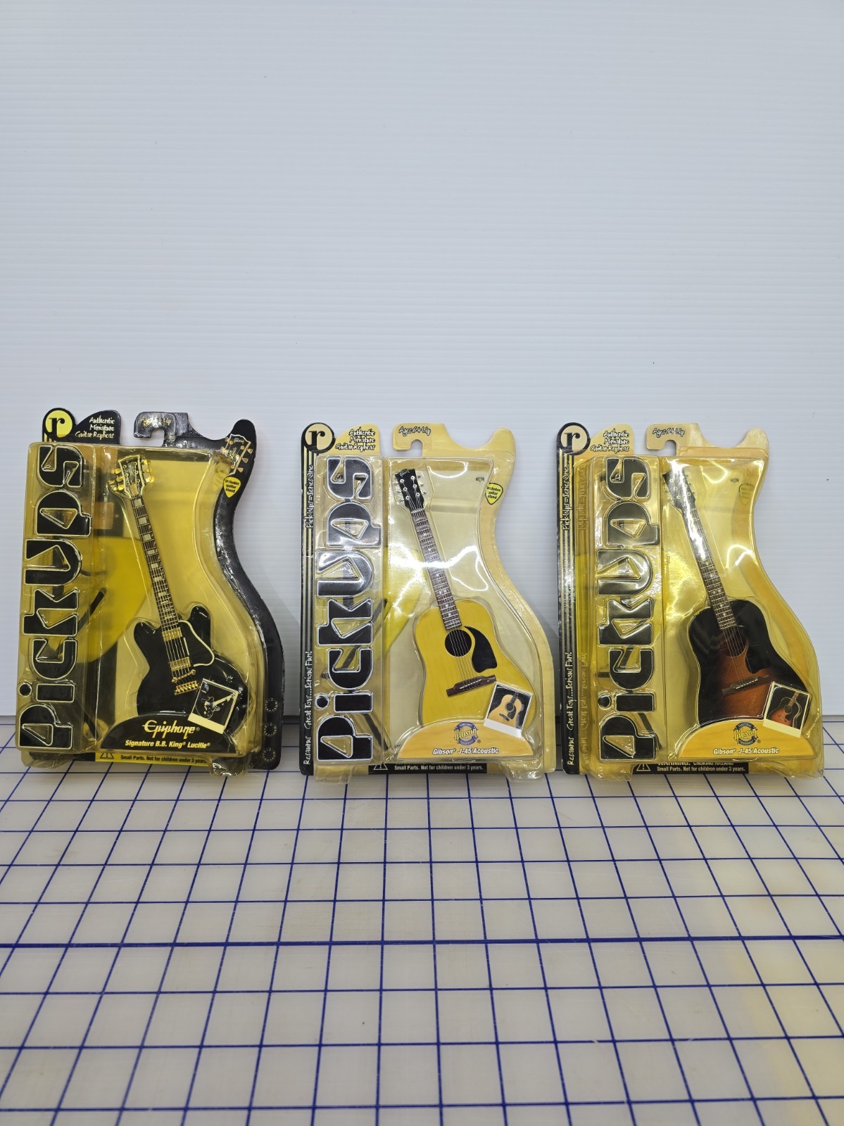 Pick Ups Authentic Miniature Guitar Replicas - Set of 3 Vintage Collectables Pick Ups Authentic Miniature Guitar Replicas - Set of 3 Vintage Collectables
