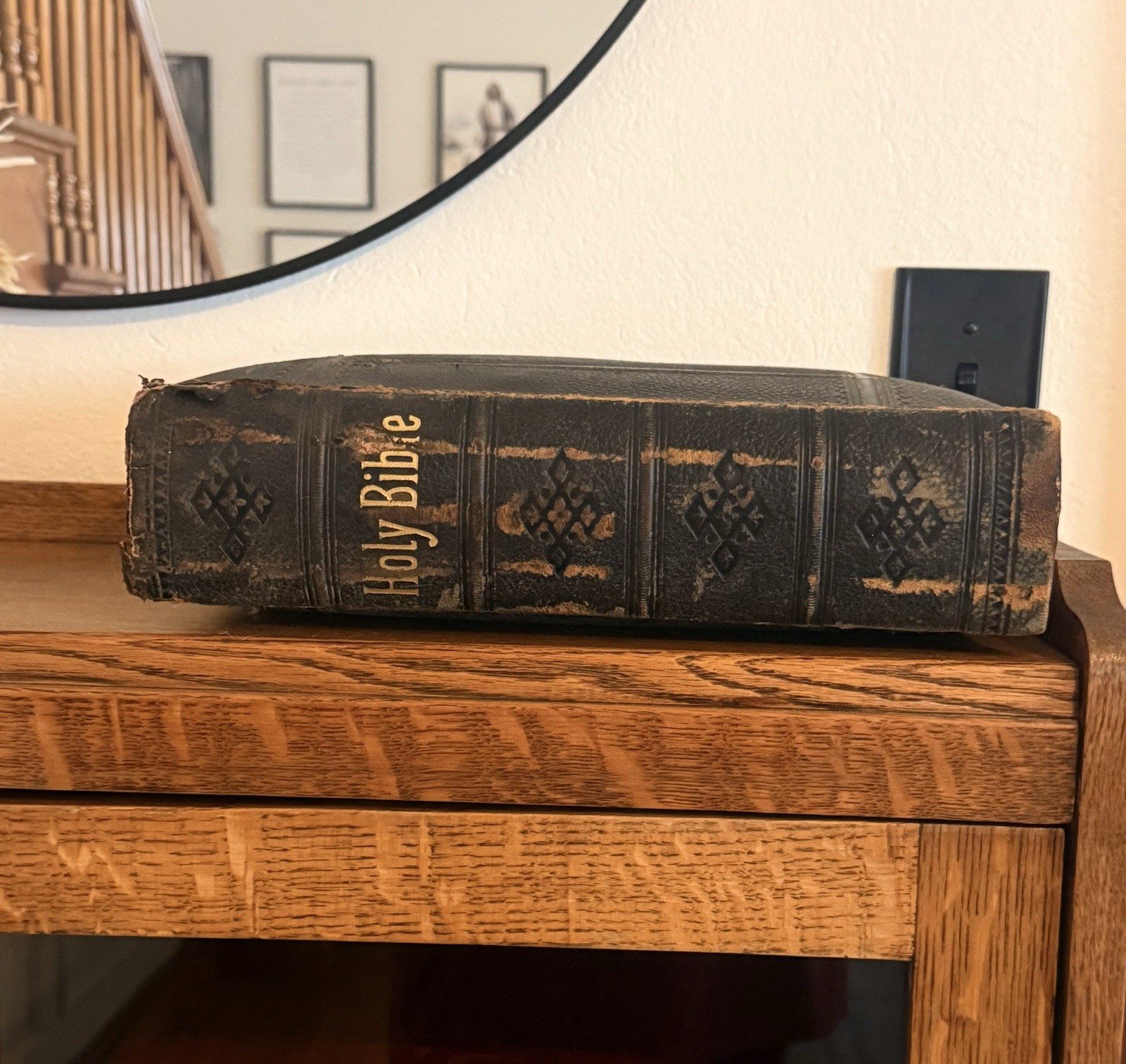 1800s Holy Bible Self Pronouncing Large Gold Gilded Pages Leather Bound 1800s Holy Bible Self Pronouncing Large Gold Gilded Pages Leather Bound