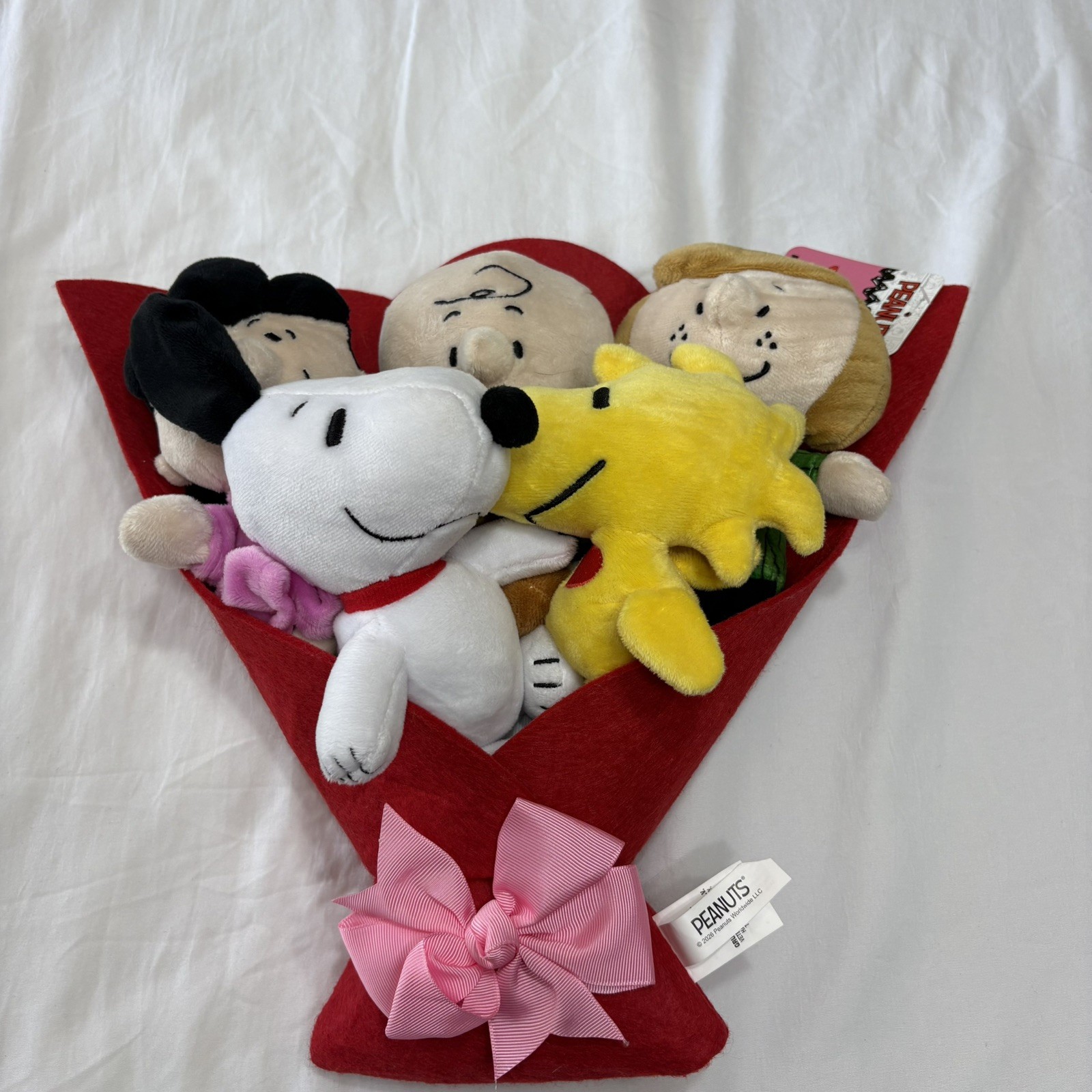 Snoopy and The Peanuts Gang Plush Bouquet Stuffed Animal New with Tags Snoopy and The Peanuts Gang Plush Bouquet Stuffed Animal New with Tags