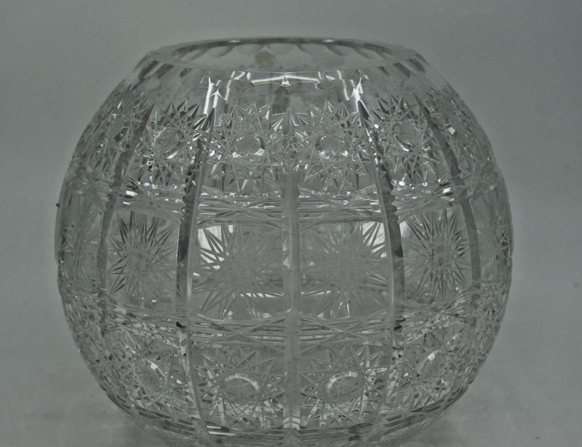 Vintage Bohemian/Czech Hand-Cut Lead Crystal Rose Bowl (Balloon/Globe Vase) Vintage Bohemian/Czech Hand-Cut Lead Crystal Rose Bowl (Balloon/Globe Vase)