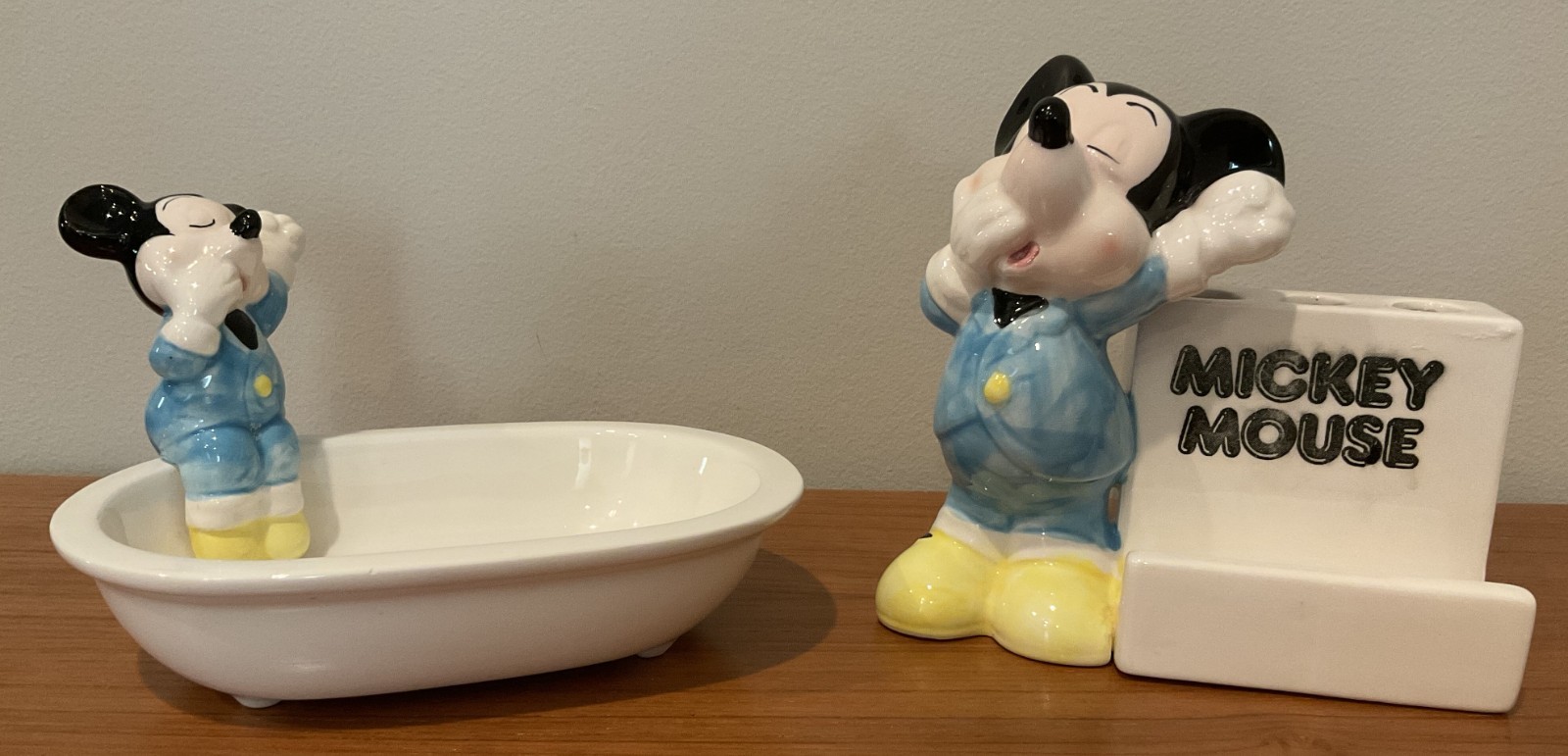 Vtg 1970’s Mickey Mouse toothbrush & soap holder set - Disney Japan Vtg 1970’s Mickey Mouse toothbrush & soap holder set - Disney Japan