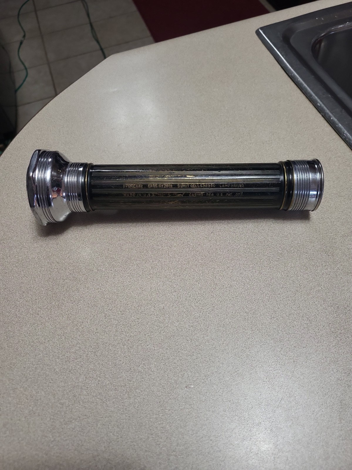 Vintage Eveready Flashlight  No 2619 9 Inch Long Works