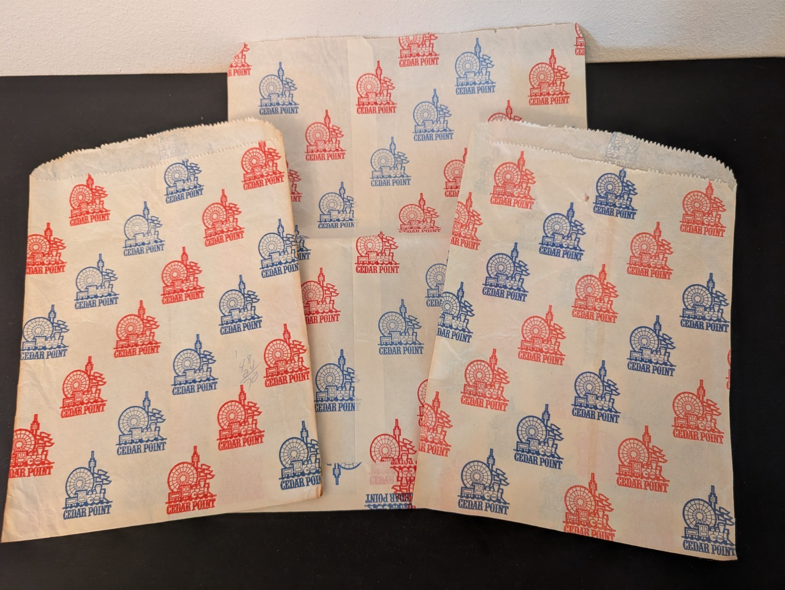 (3) Vtg Cedar Point Souvenir Gift Shop thin Paper Bags (2) 8"x11" & (1) 11"x15" (3) Vtg Cedar Point Souvenir Gift Shop thin Paper Bags (2) 8"x11" & (1) 11"x15"