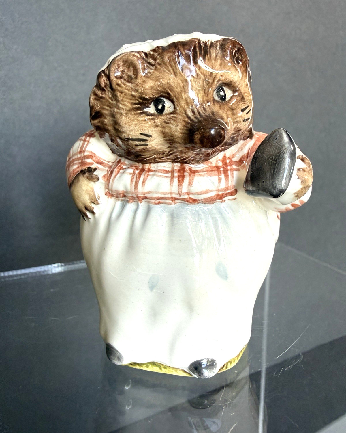 Vintage 1948 Beatrix Potter "Mrs Tiggy Winkle" Hedgehog Figurine Beswick England Vintage 1948 Beatrix Potter "Mrs Tiggy Winkle" Hedgehog Figurine Beswick England