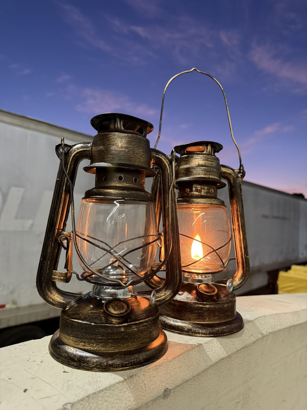 Lot 2 Vintage Style Hurricane Lamp Antique Kerosene Oil Lantern Camping Bronze Lot 2 Vintage Style Hurricane Lamp Antique Kerosene Oil Lantern Camping Bronze