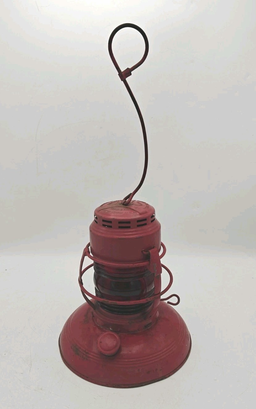 Vintage Embury No 40 Traffic Gard Red Glass Lantern Warsaw, NY - Made in USA Vintage Embury No 40 Traffic Gard Red Glass Lantern Warsaw, NY - Made in USA