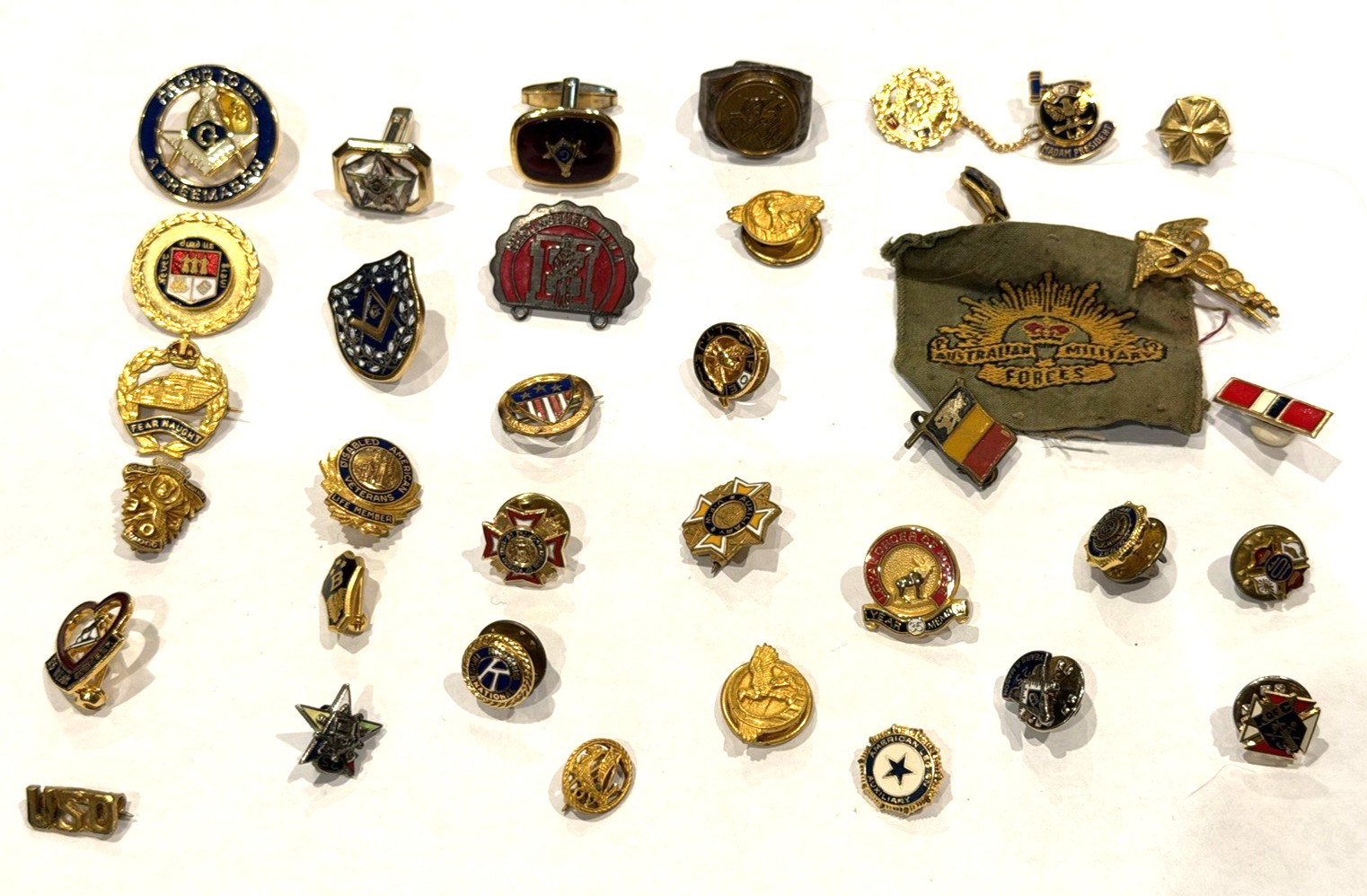 MILITARY WWII MASONIC FOE MOOSE VFW AM LEGION LAPEL PINS AU PATCH LOT 35 VINTAGE MILITARY WWII MASONIC FOE MOOSE VFW AM LEGION LAPEL PINS AU PATCH LOT 35 VINTAGE