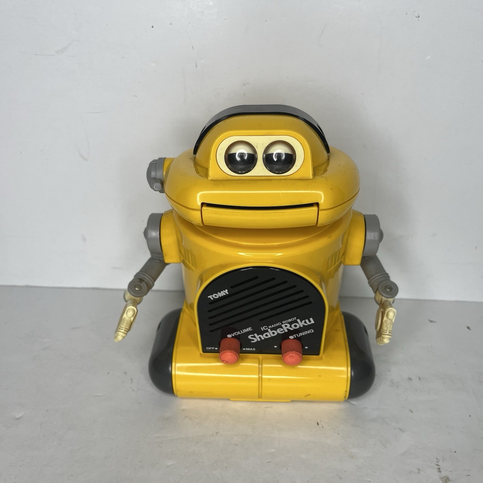 Tomy Mr DJ Shaberoku Radio Robot Vintage Toy 1980s 80s Retro Collectible *READ Tomy Mr DJ Shaberoku Radio Robot Vintage Toy 1980s 80s Retro Collectible *READ