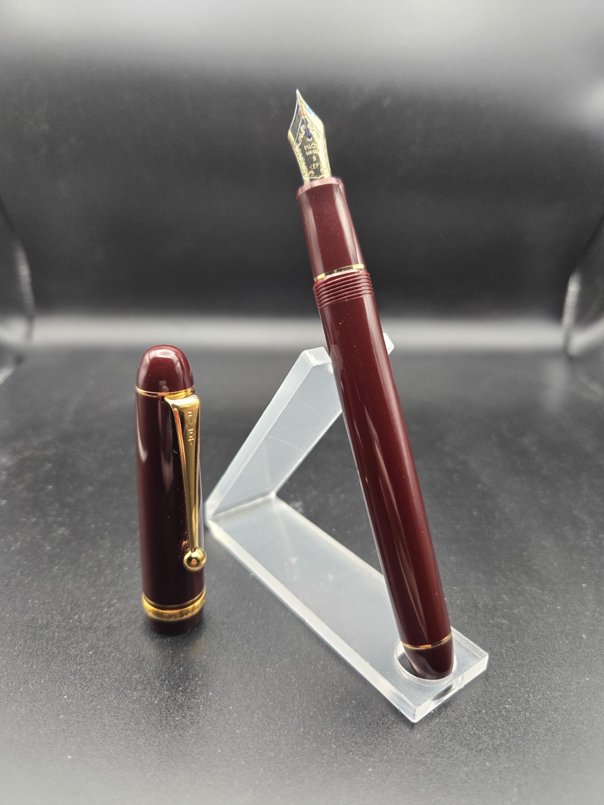 Pilot Custom 74 Fountain Pen – Burgundy – 14k Gold Nib – Includes Converter