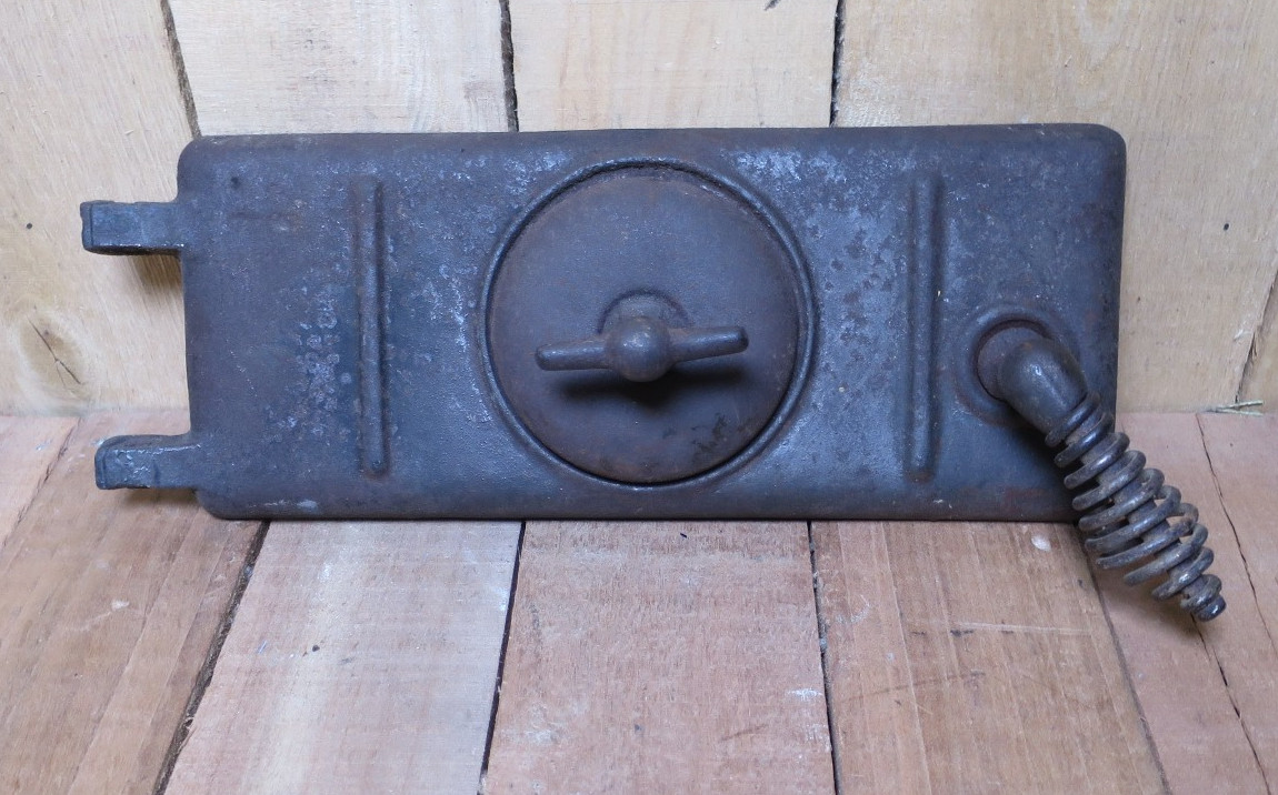 Vintage Cast Iron Wood Coal Burning Stove Door Cover Old 19-24-7-41 Vintage Cast Iron Wood Coal Burning Stove Door Cover Old 19-24-7-41