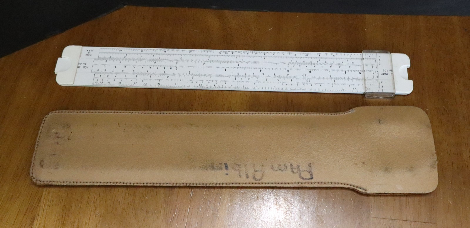 ACU-MATH No. 400 Slide Rule Vector Type Pocket Ruler W/ Leather Case 12" ACU-MATH No. 400 Slide Rule Vector Type Pocket Ruler W/ Leather Case 12"