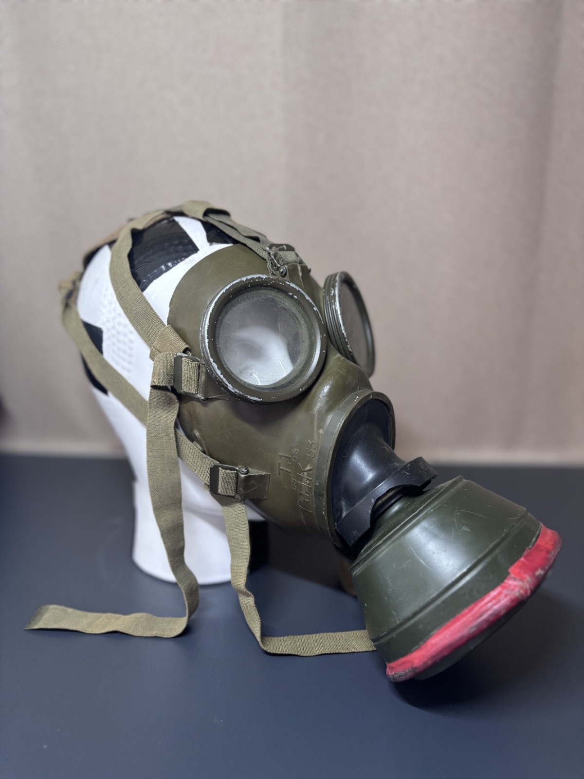 Rare Dutch Model K Gas Mask – Hevea 1953 – Cold War Era Rare Dutch Model K Gas Mask – Hevea 1953 – Cold War Era