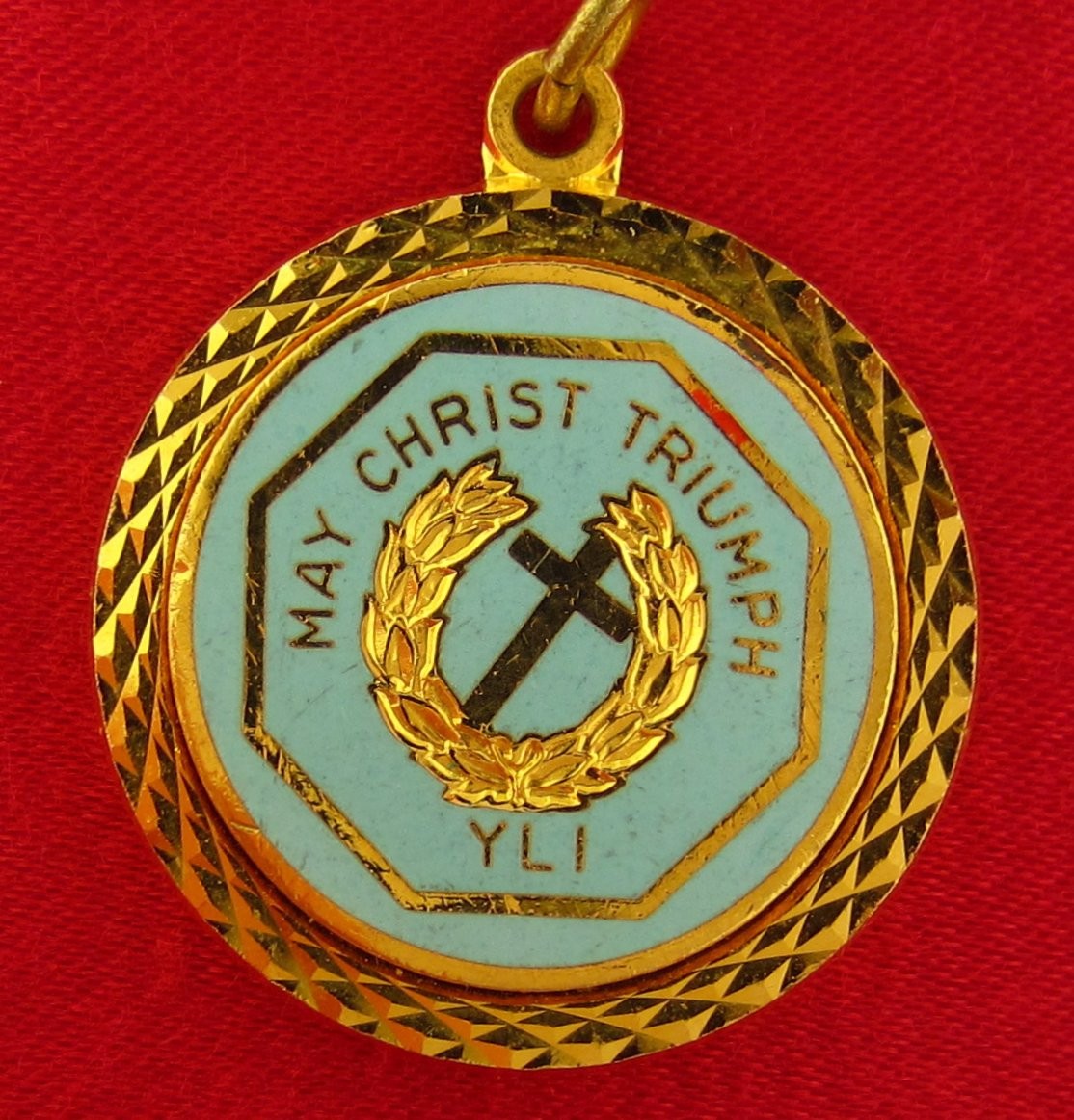 Vintage MAY CHRIST TRIUMPH Medal YLI Grand Institute Burlingame CA 1977 Pendant Vintage MAY CHRIST TRIUMPH Medal YLI Grand Institute Burlingame CA 1977 Pendant