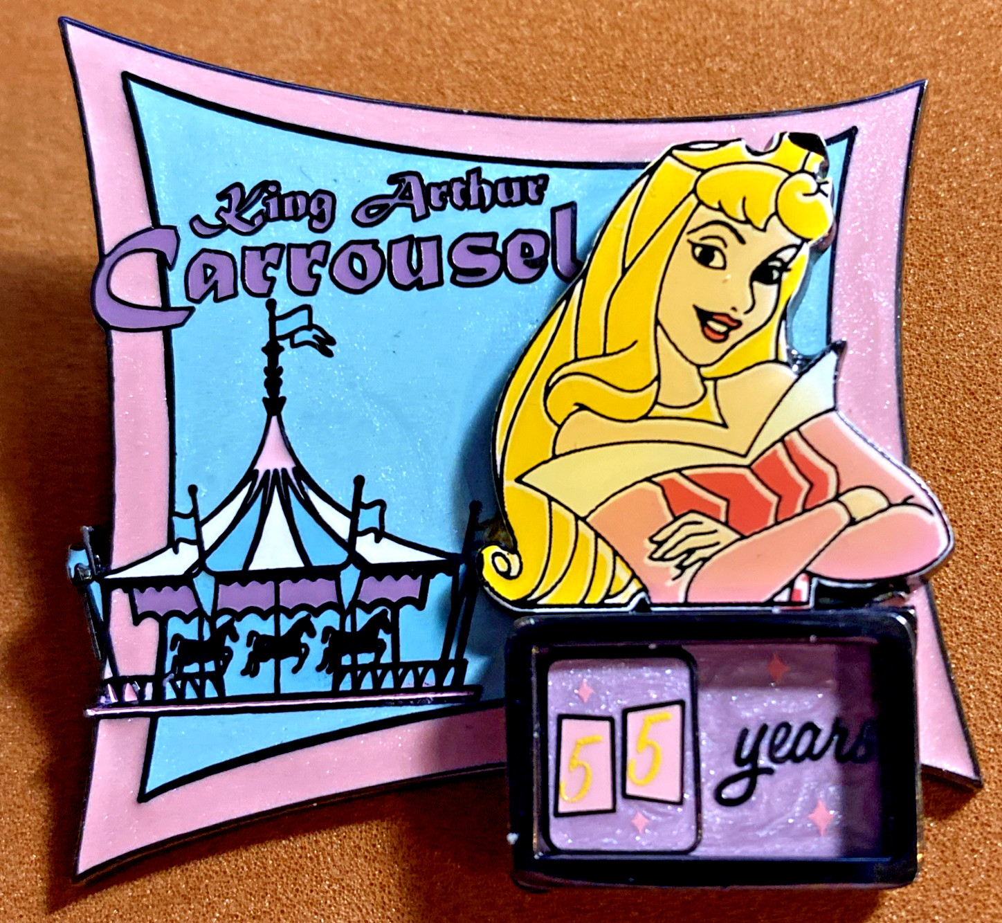 DISNEY 2010 DATELINE: DISNEYLAND 55 YEARS SERIES KING ARTHUR CARROUSEL LE755 PIN DISNEY 2010 DATELINE: DISNEYLAND 55 YEARS SERIES KING ARTHUR CARROUSEL LE755 PIN