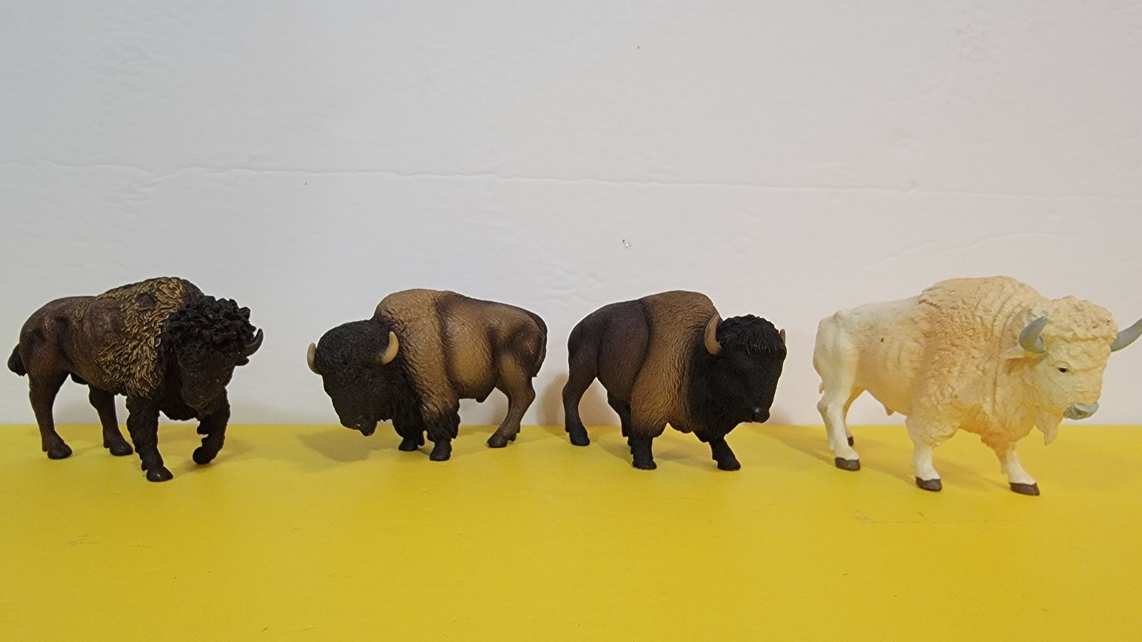 Schleich Collecta Mojo Safari LTD lot of 4 Bison North American Animal Figures Schleich Collecta Mojo Safari LTD lot of 4 Bison North American Animal Figures
