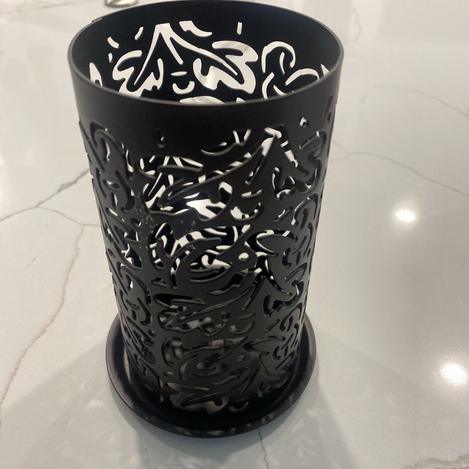 Retired PartyLite Black 6" Tall Pillar Metal Candle Holder Leaf Motif