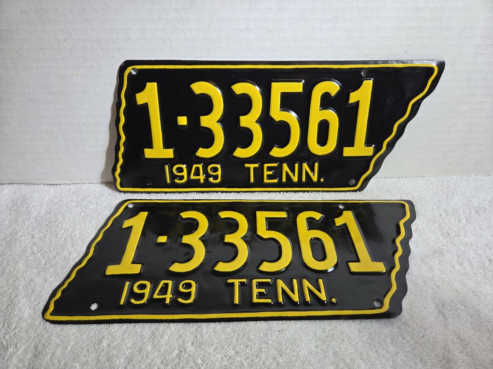 Vintage 1949 Tennessee License Plate Pair - DAVIDSON COUNTY - REPAINTED Vintage 1949 Tennessee License Plate Pair - DAVIDSON COUNTY - REPAINTED