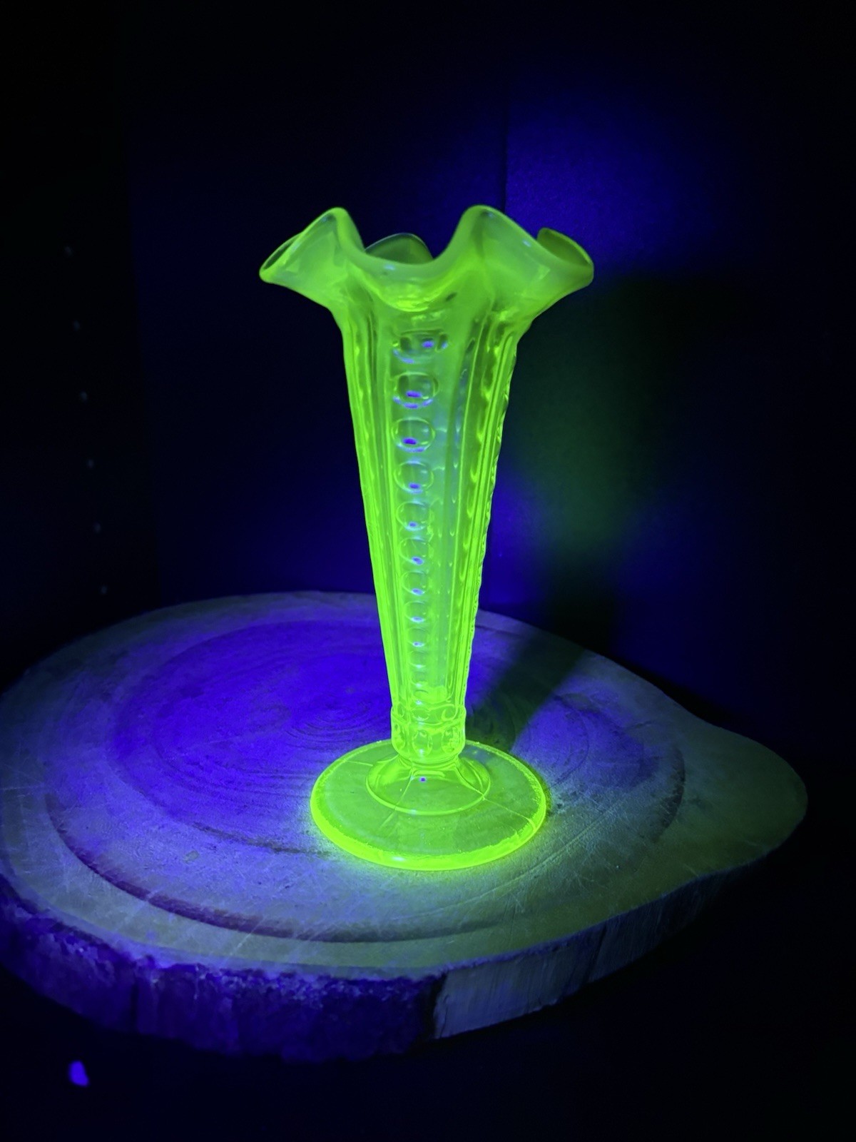1902 Uranium antique "Concave Columns" pattern vase by National Glass Company 1902 Uranium antique "Concave Columns" pattern vase by National Glass Company