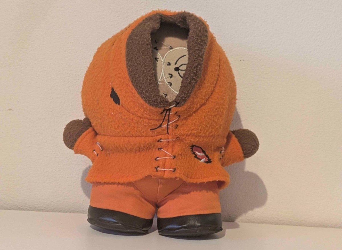 RARE Vintage 2001 Zombie Kenny Plush 9" White Eyeliner – Trebellos S.L. RARE Vintage 2001 Zombie Kenny Plush 9" White Eyeliner – Trebellos S.L.