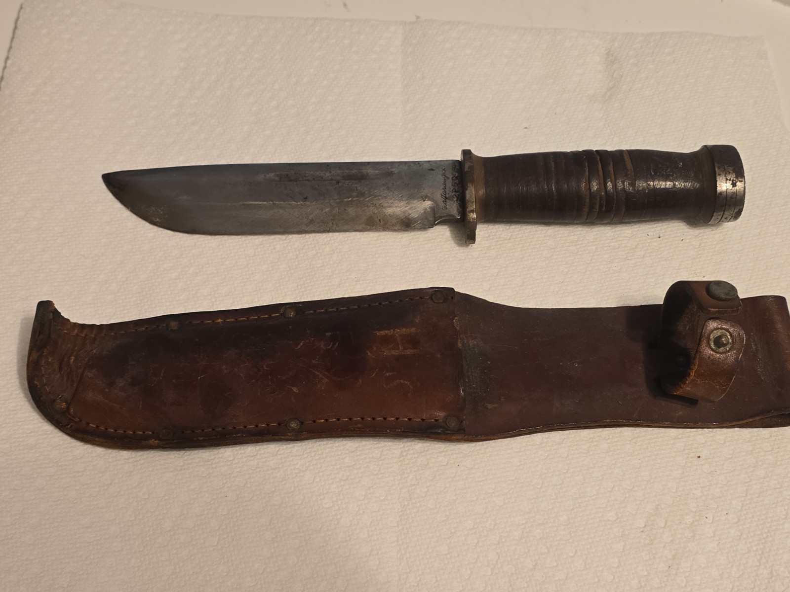 Vintage WWII Cattaraugus 225Q Fighting Knife W/ Sheath Vintage WWII Cattaraugus 225Q Fighting Knife W/ Sheath
