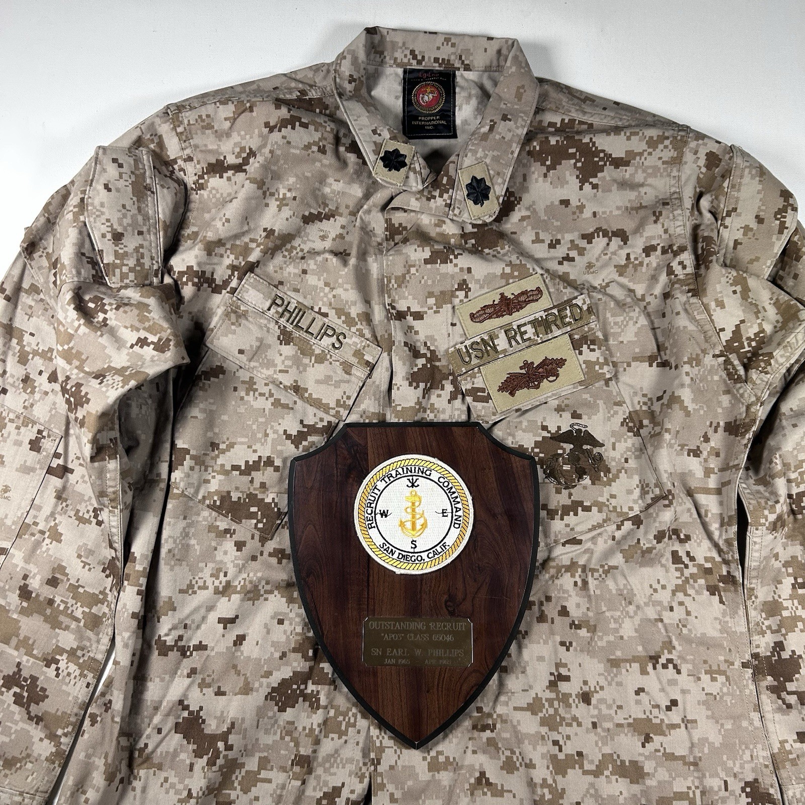 U.S. Navy Outstanding Recruit Wood Plaque With Retired Commander Military Jacket U.S. Navy Outstanding Recruit Wood Plaque With Retired Commander Military Jacket