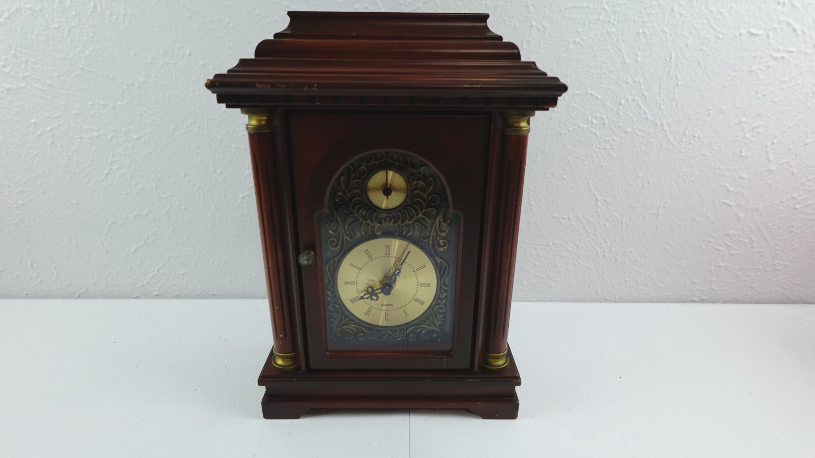 Bombay Company Mantel Clock Wood Quartz Desk Shelf Clock Classic 2006 Tested Bombay Company Mantel Clock Wood Quartz Desk Shelf Clock Classic 2006 Tested