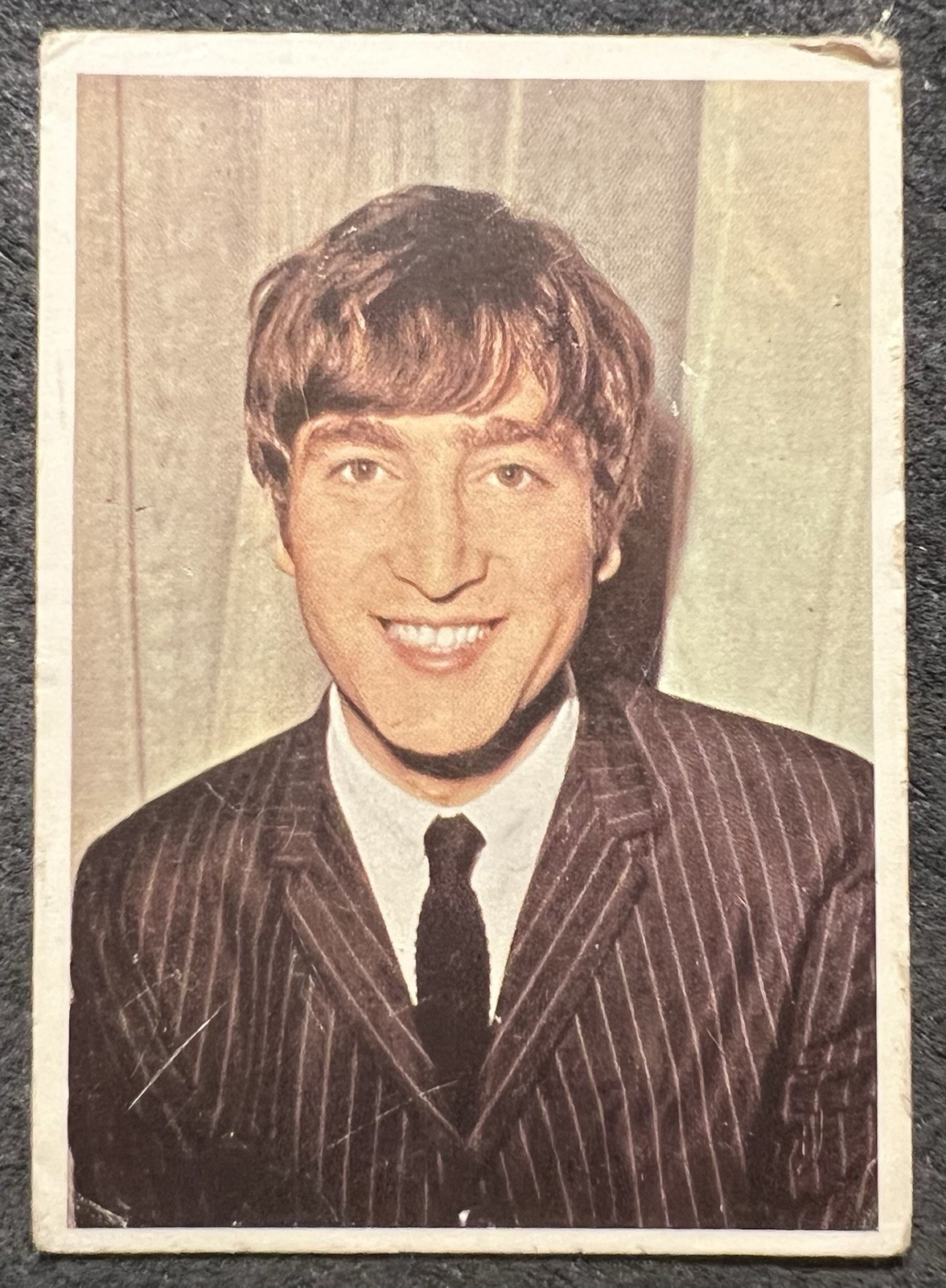 1964 TOPPS THE BEATLES COLOR CARDS JOHN LENNON #1 GOOD CORNER DINGS 1964 TOPPS THE BEATLES COLOR CARDS JOHN LENNON #1 GOOD CORNER DINGS