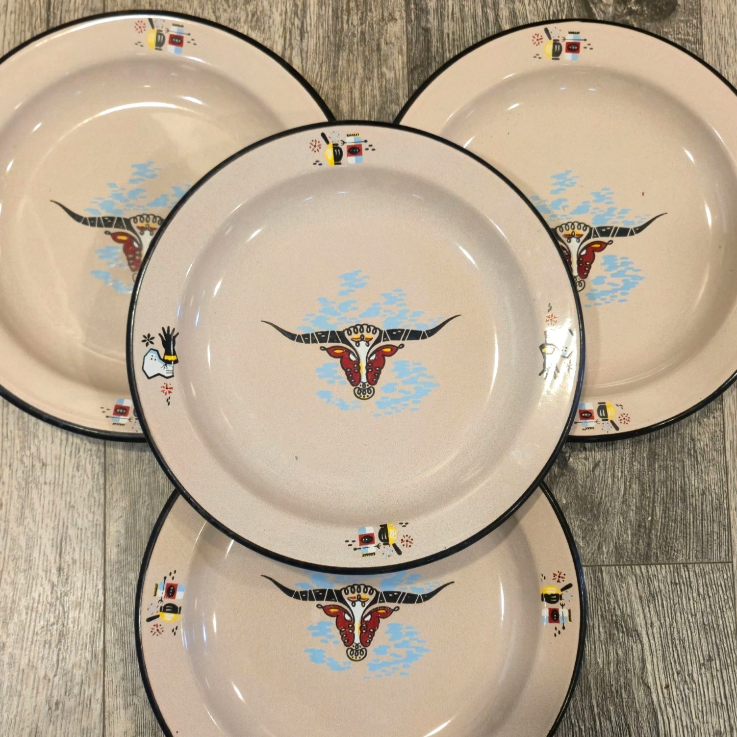 Vintage Monterrey Western Ware Longhorn Enamel Metal Dinner Plates Set of 4 MCM Vintage Monterrey Western Ware Longhorn Enamel Metal Dinner Plates Set of 4 MCM