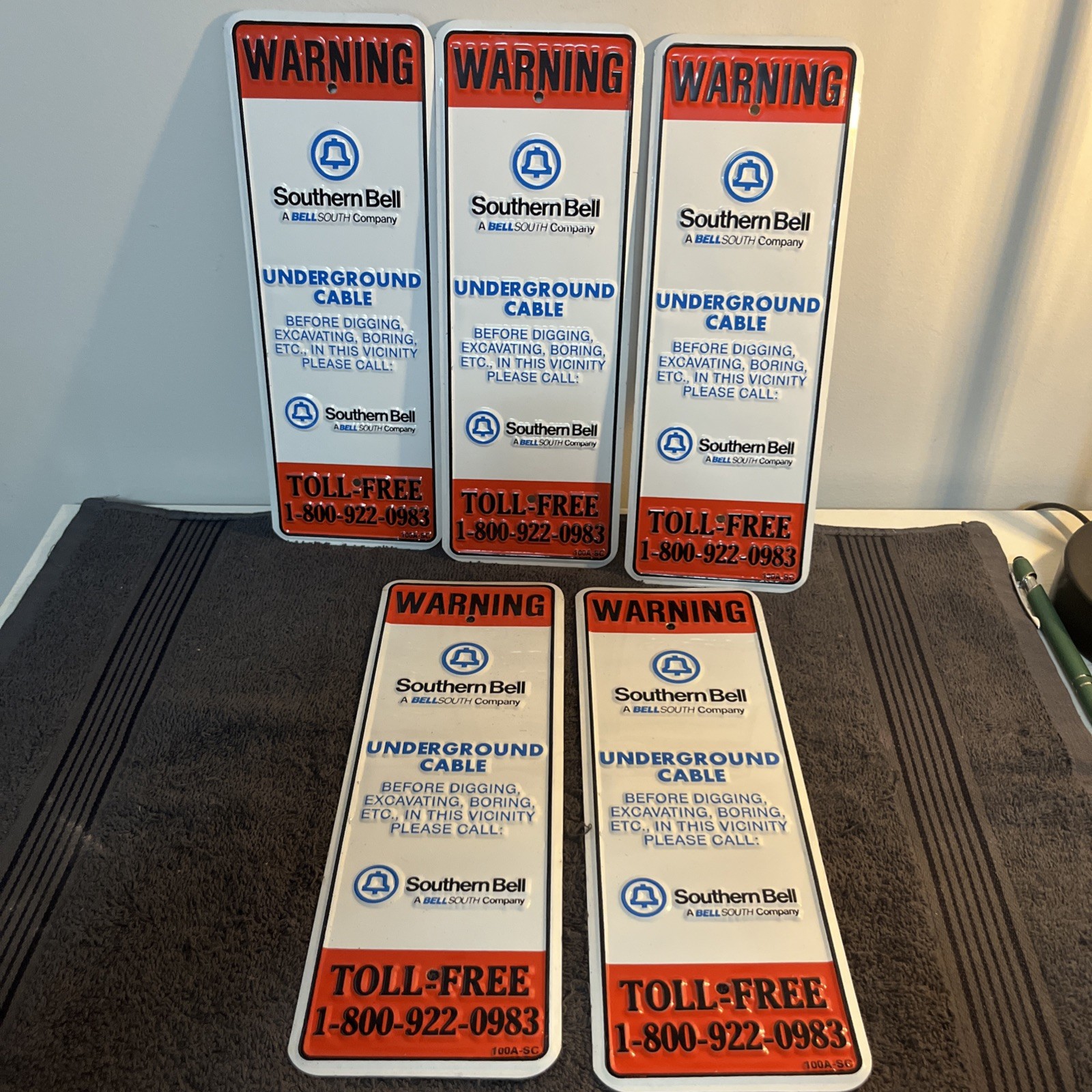 NOS Southern Bell Underground Cable Warning Signs Set Of 5 11"X4" Bell South Co NOS Southern Bell Underground Cable Warning Signs Set Of 5 11"X4" Bell South Co