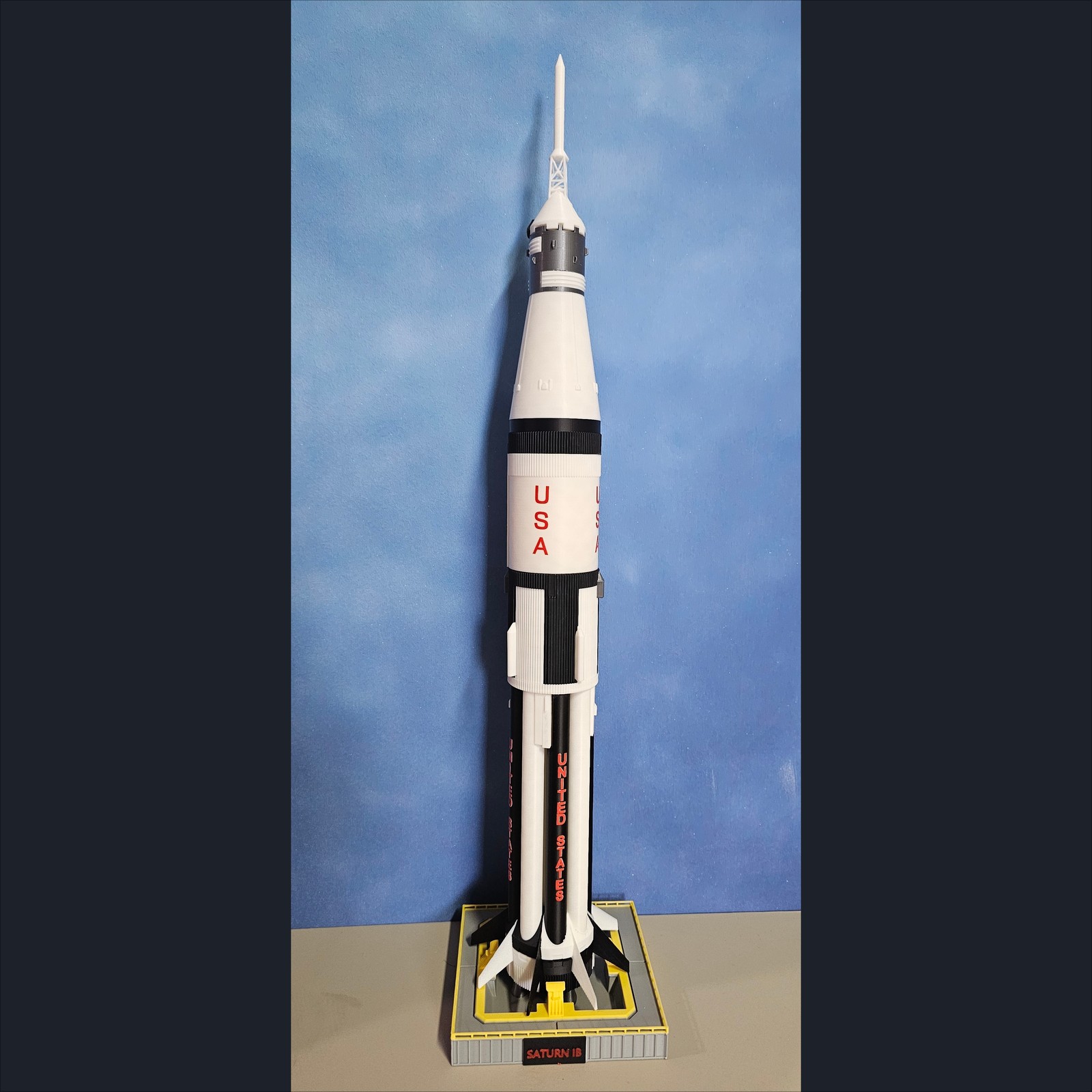 1:144 US NASA Apollo Saturn 1B Saturn IB Manned Launch Vehicle 3D Printed Model 1:144 US NASA Apollo Saturn 1B Saturn IB Manned Launch Vehicle 3D Printed Model
