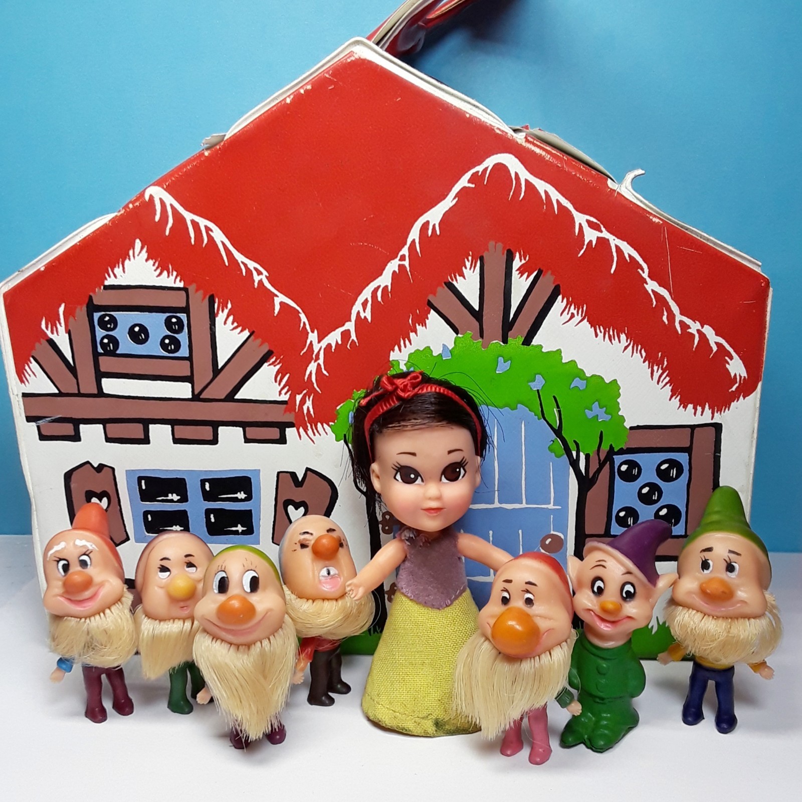 Vintage Hasbro Storykins Snow White & Seven Dwarfs Cottage Playset Kiddle-Like Vintage Hasbro Storykins Snow White & Seven Dwarfs Cottage Playset Kiddle-Like