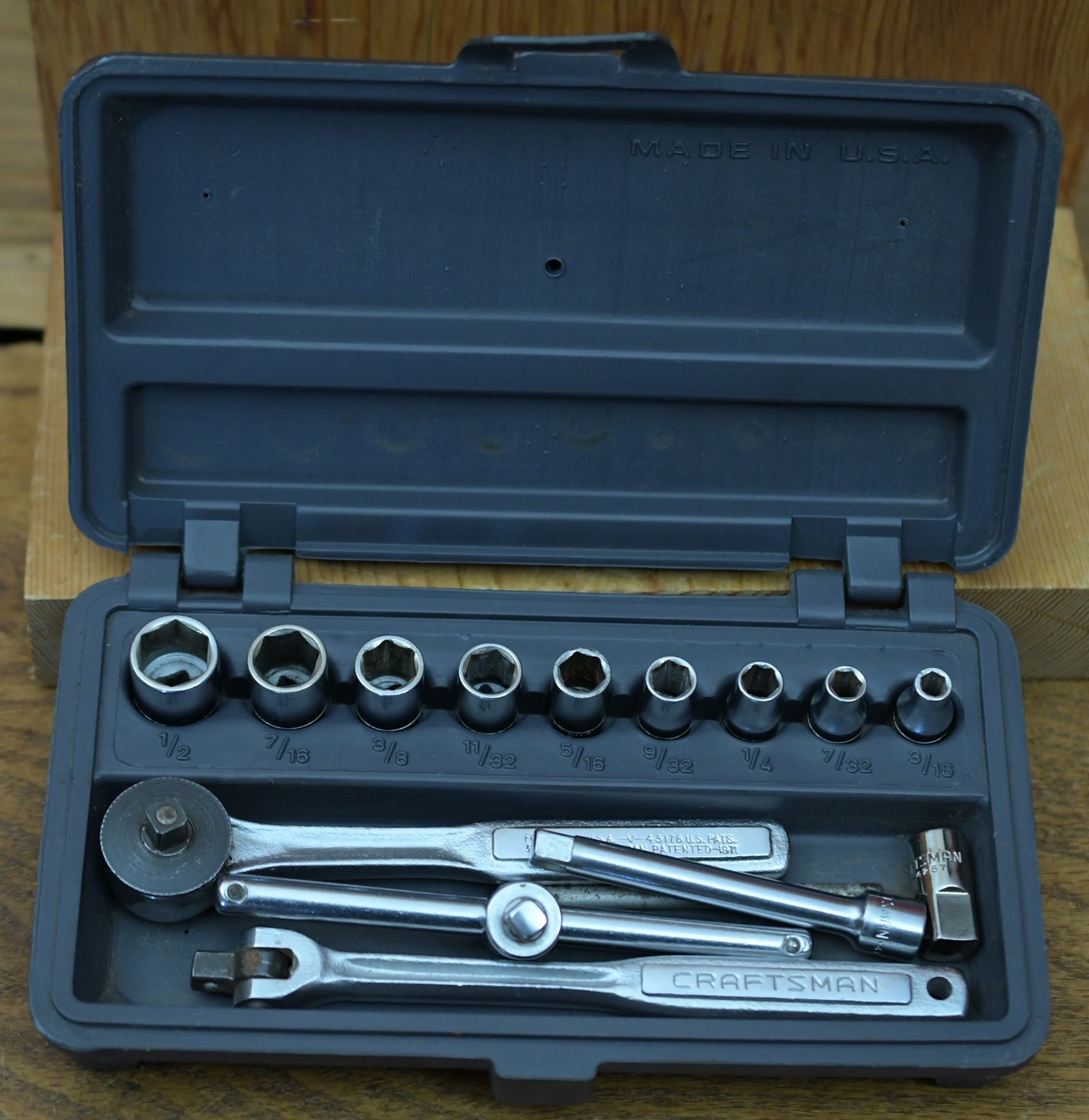 Craftsman Crown Logo 14-Piece 1/4" Drive 6-Point Socket Set Permanex Case 43178
