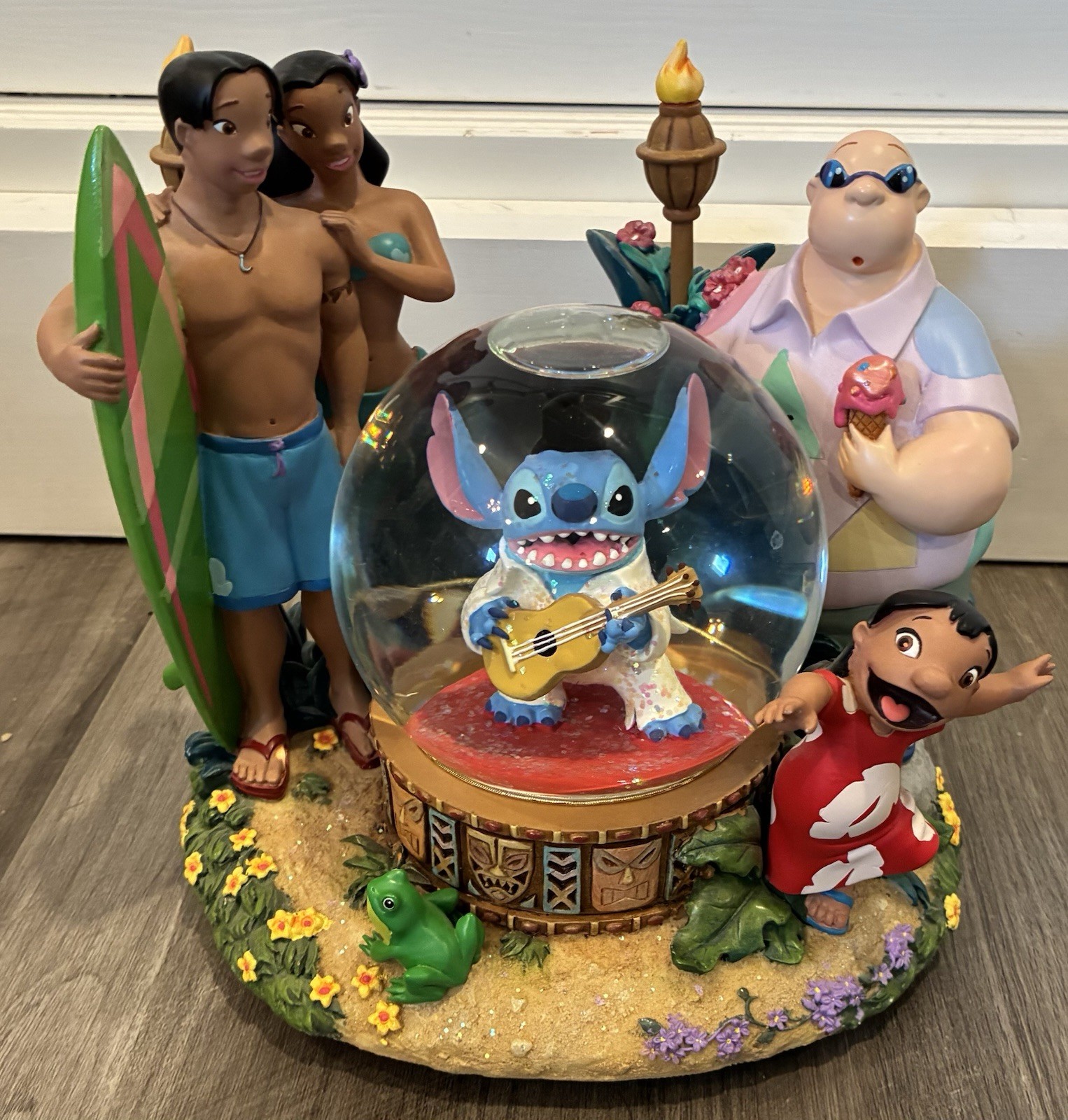 Vintage Disney Store Lilo & Stitch Elvis Aloha Oe Musical Snow Globe Tested Vintage Disney Store Lilo & Stitch Elvis Aloha Oe Musical Snow Globe Tested