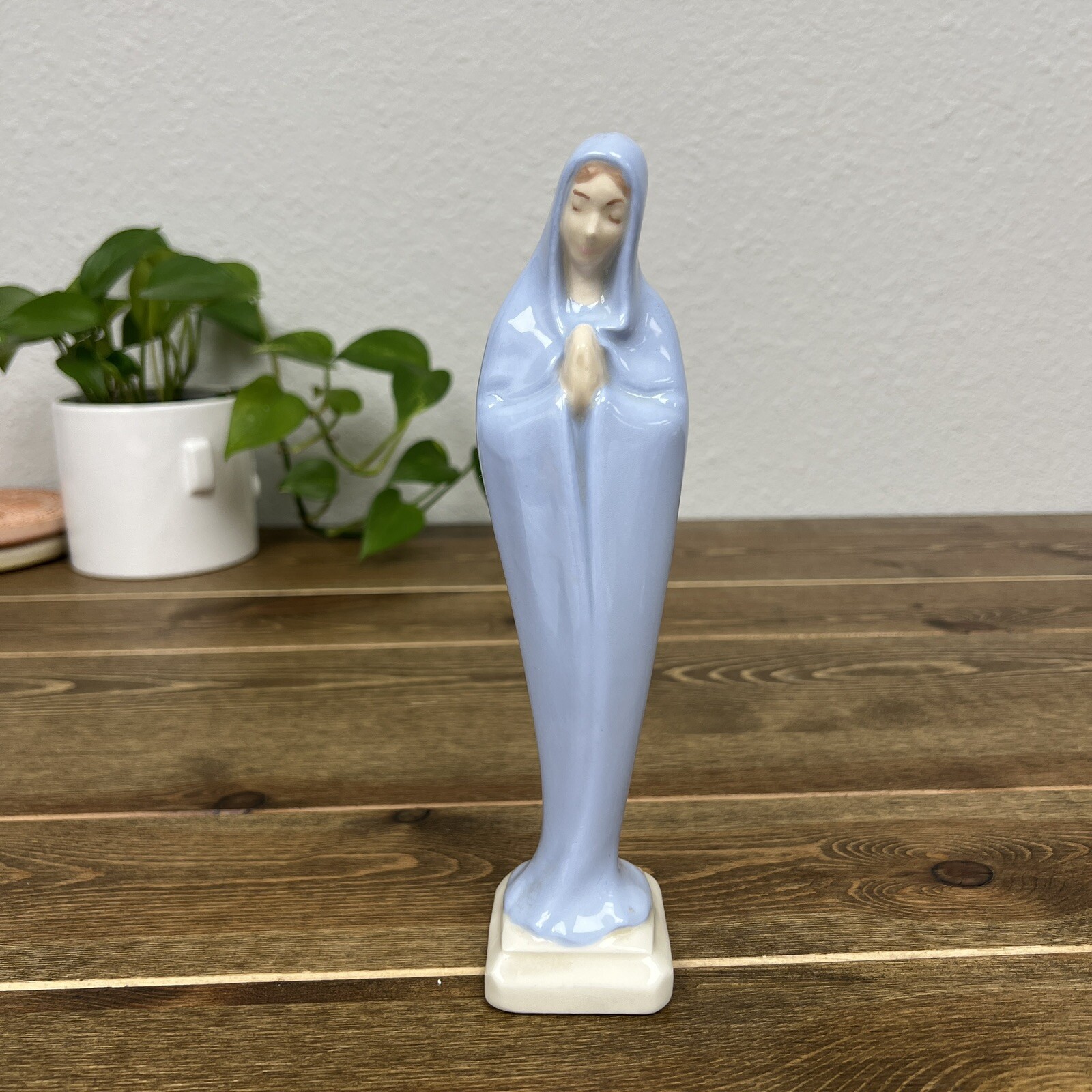 Vintage Praying Madonna Virgin Mother Mary Figurine Porcelain 9”