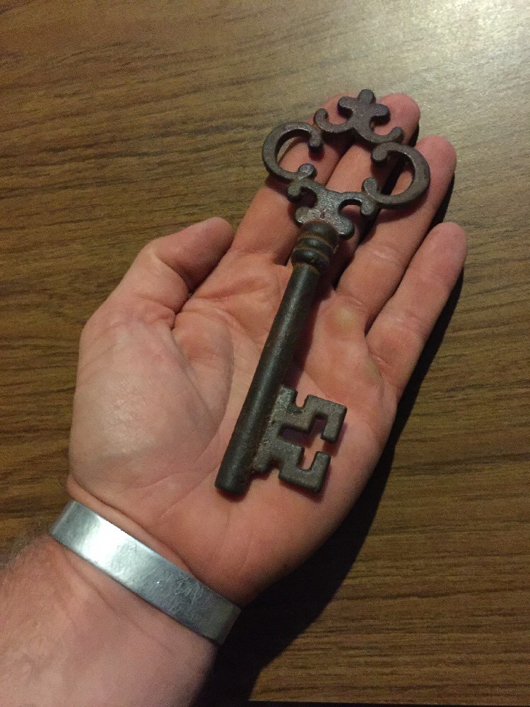 Victorian Master Door Cast Iron Skeleton Key HUGE Cathedral Patina Collector 6" Victorian Master Door Cast Iron Skeleton Key HUGE Cathedral Patina Collector 6"