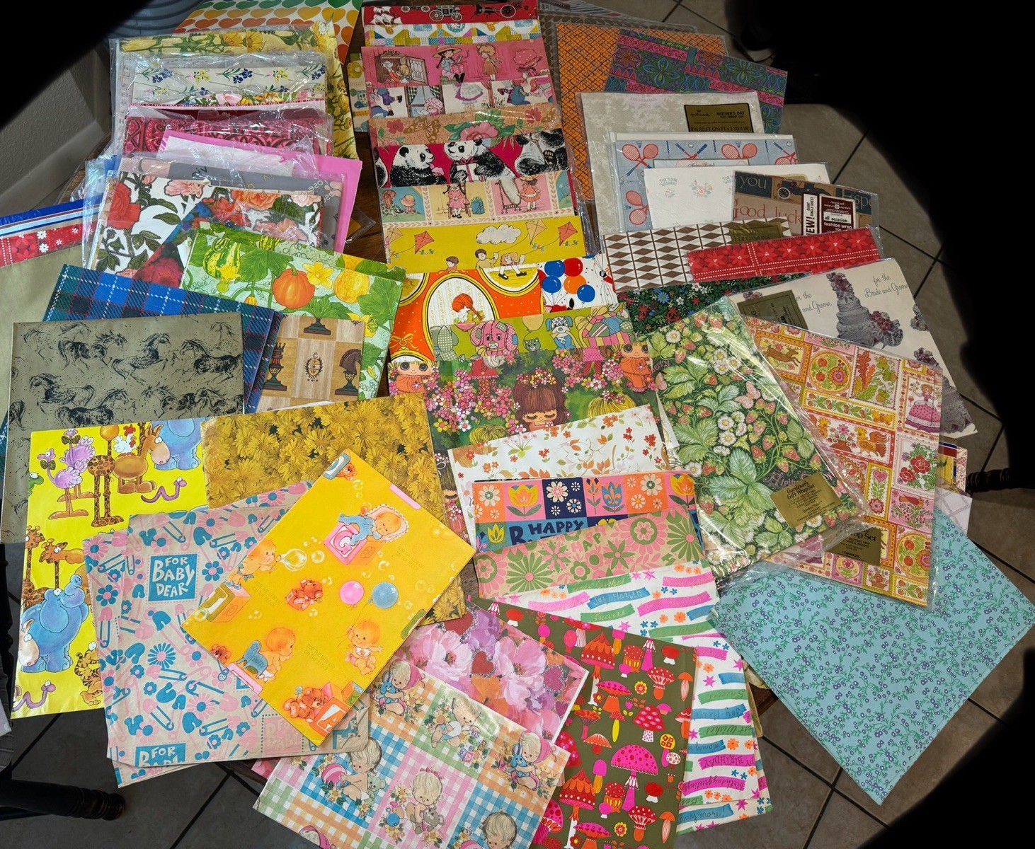 Large LOT Vintage Lot of 1960's-1980's Flat Gift Wrap Paper Lot Loose Sheets 6lb Large LOT Vintage Lot of 1960's-1980's Flat Gift Wrap Paper Lot Loose Sheets 6lb
