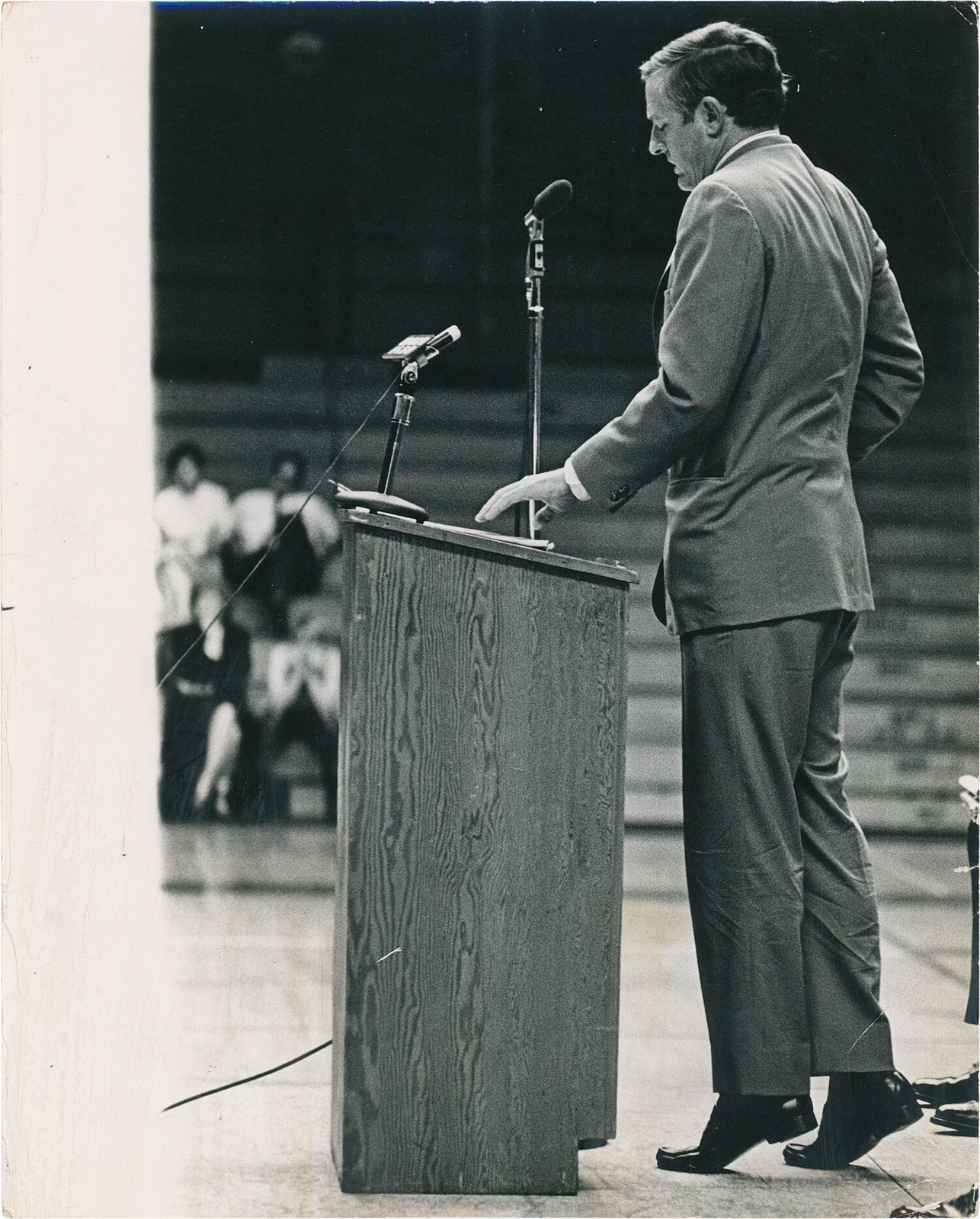 William F Buckley Jr. ORIGINAL PRESS PHOTOGRAPH OF WILLIAM F BUCKLEY JR #163119