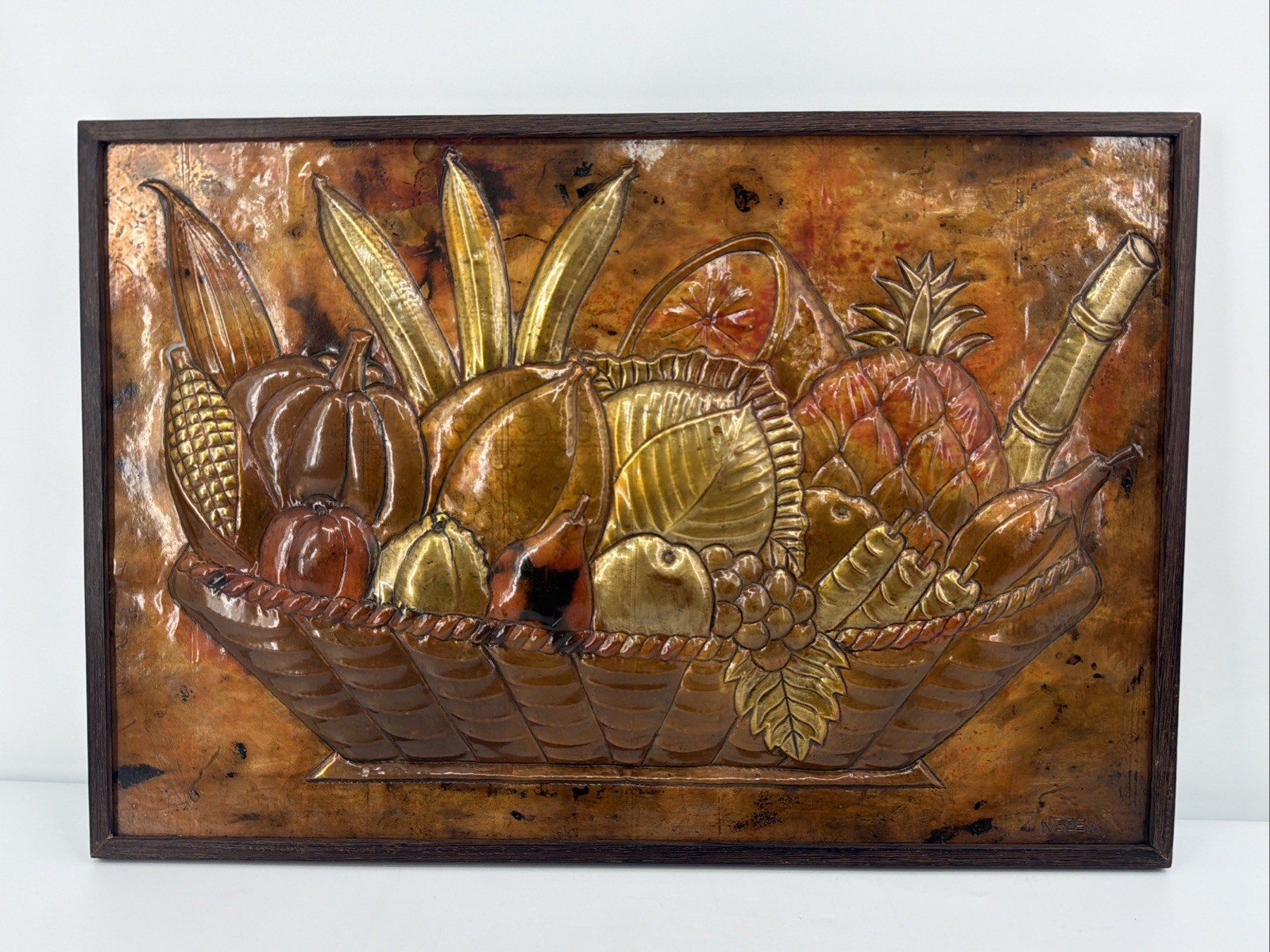 Vtg Primitive Farmhouse Cornucopia Fruit Hammered Copper Relief Art 23.5” X 16” Vtg Primitive Farmhouse Cornucopia Fruit Hammered Copper Relief Art 23.5” X 16”