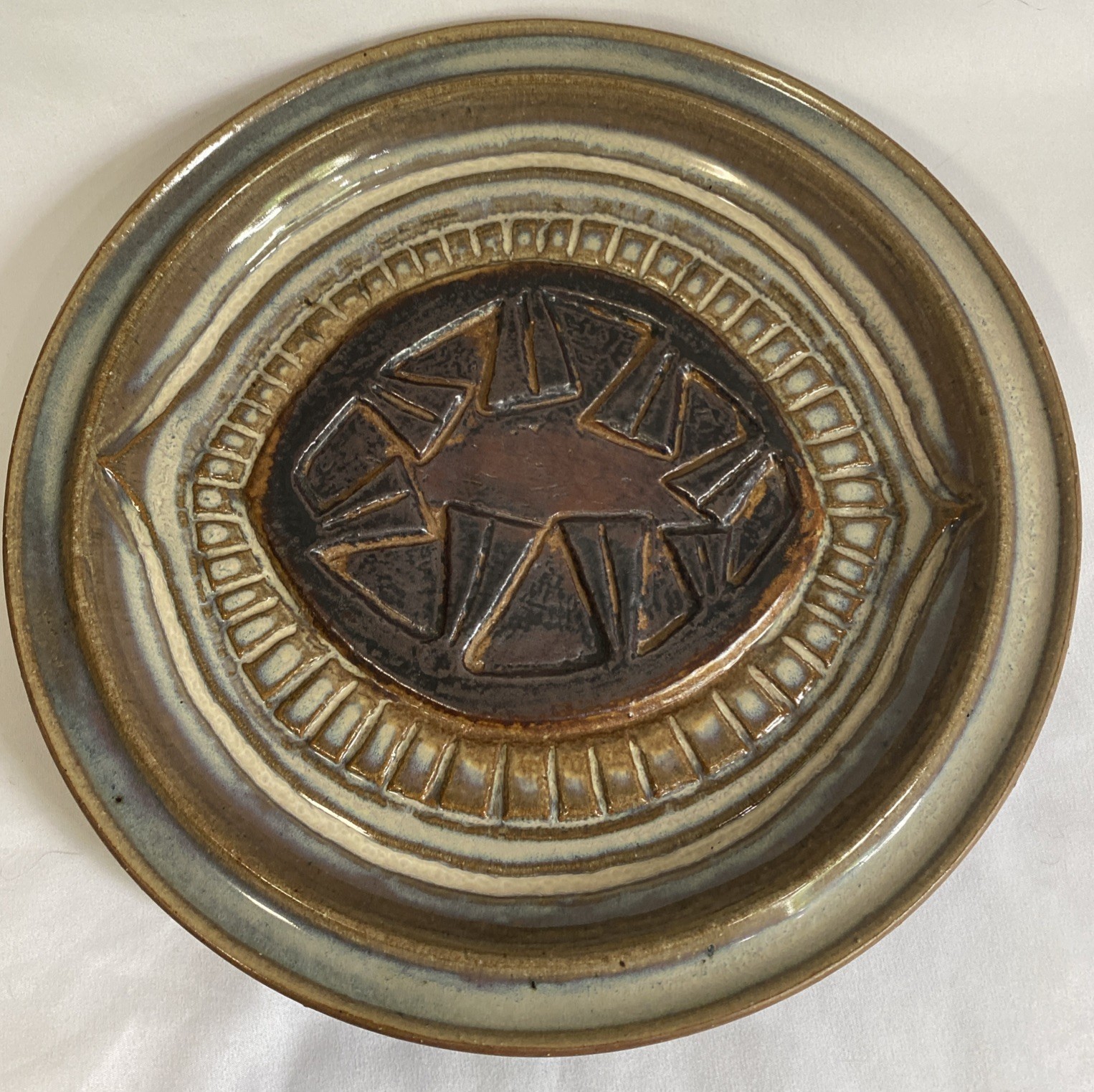 MCM Treasure Craft Stoneware Brutalist Plate Robert Maxwell Style 10.75” MCM Treasure Craft Stoneware Brutalist Plate Robert Maxwell Style 10.75”